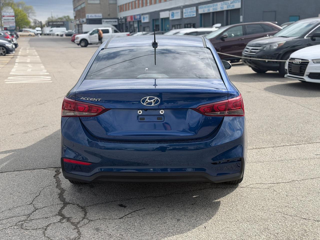 2019 Hyundai Accent SE Photo