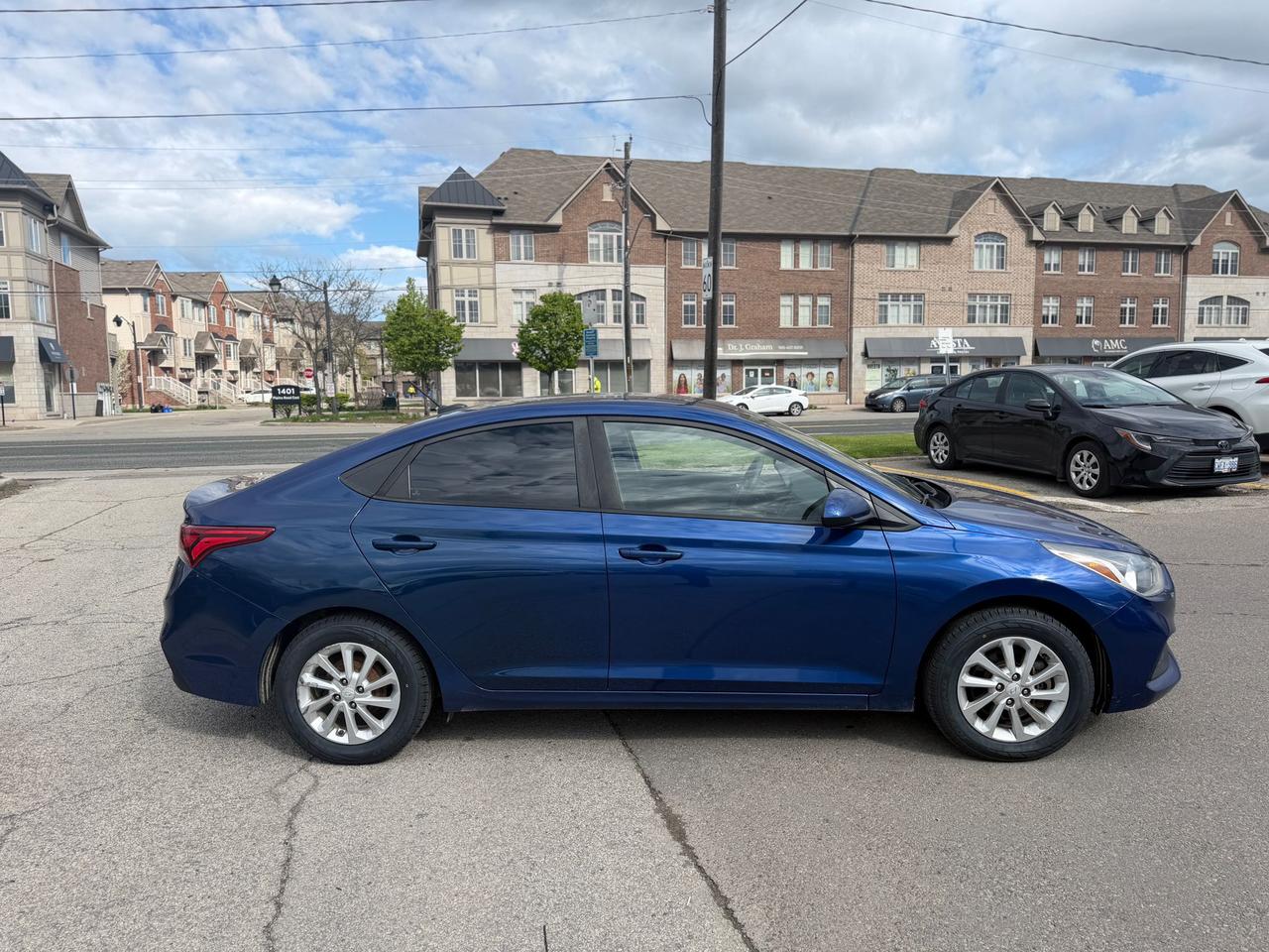2019 Hyundai Accent SE Photo4