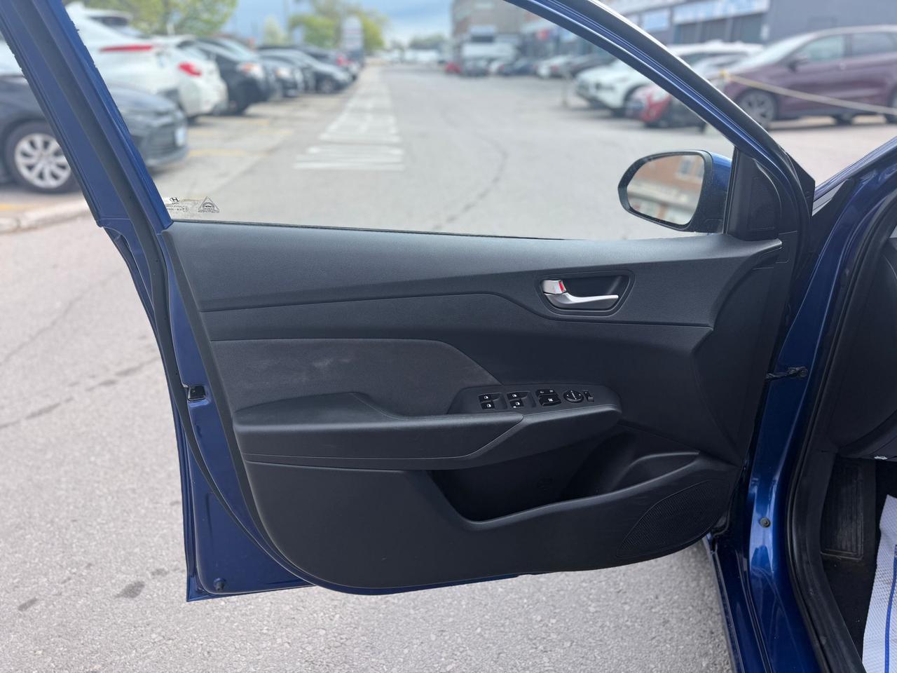 2019 Hyundai Accent SE Photo