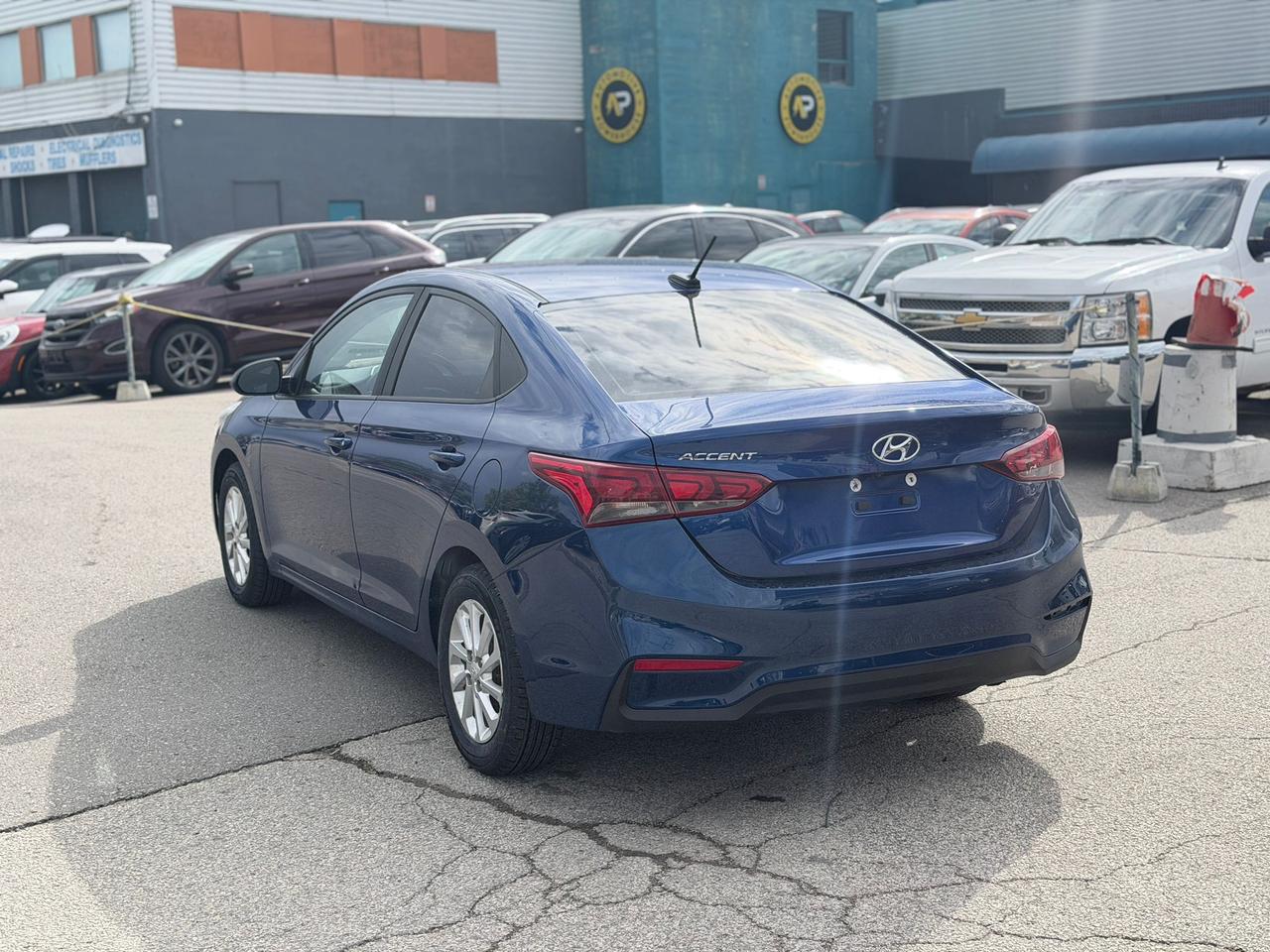 2019 Hyundai Accent SE Photo