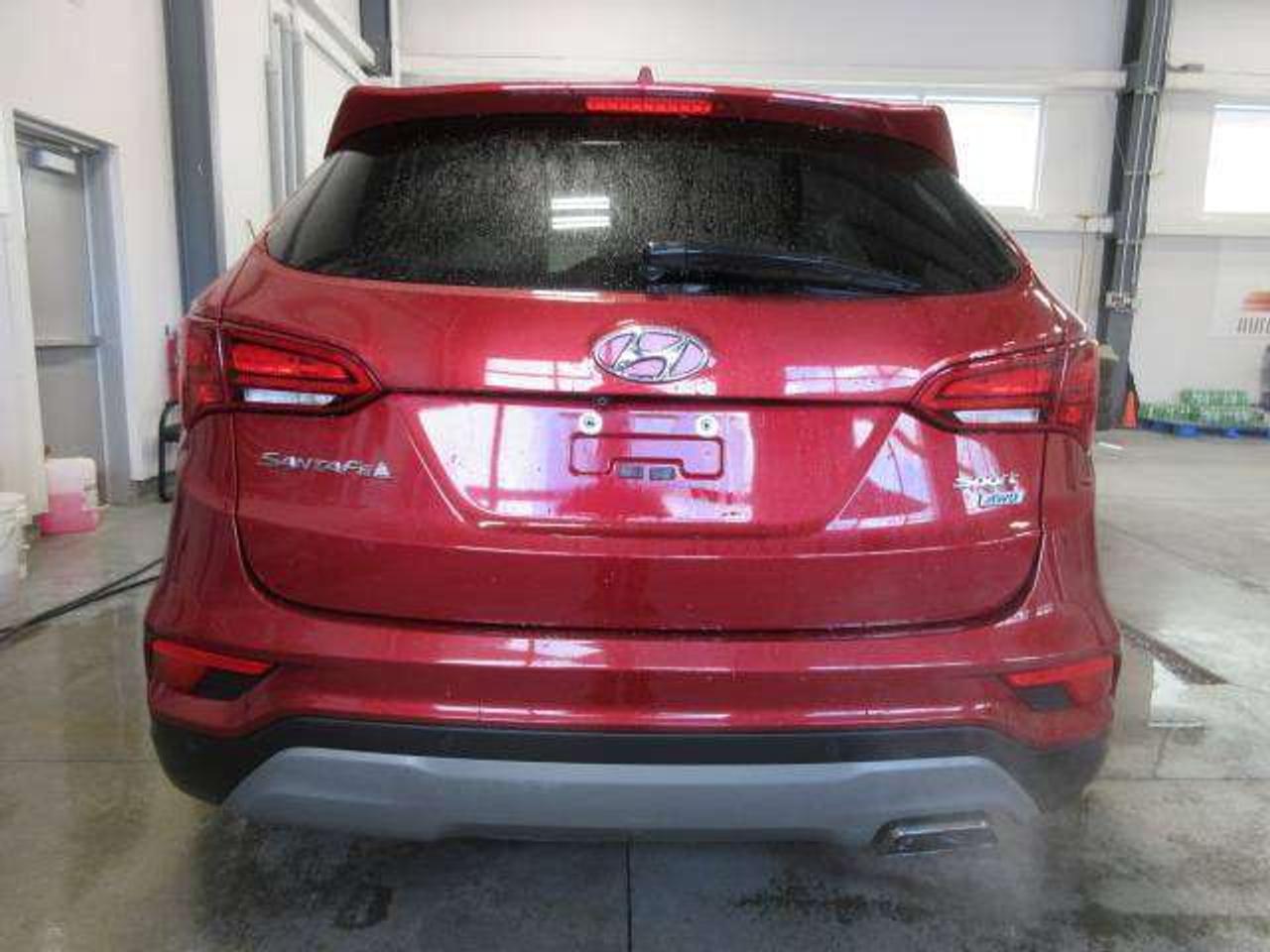 2018 Hyundai Santa Fe LUXURY AWD, NAV, ROOF, HTD. LEATHER, 110K! Photo