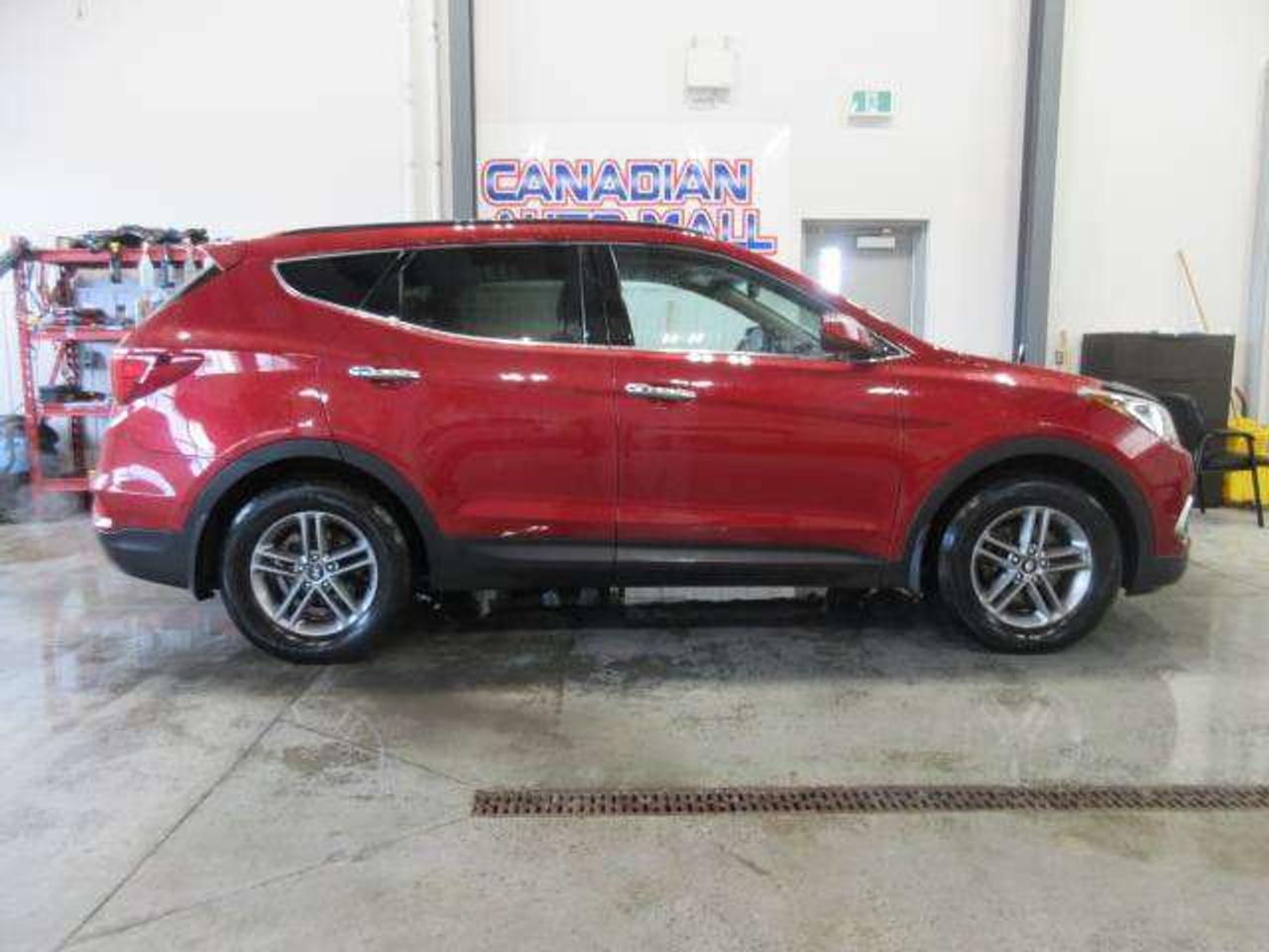 2018 Hyundai Santa Fe LUXURY AWD, NAV, ROOF, HTD. LEATHER, 110K! Photo
