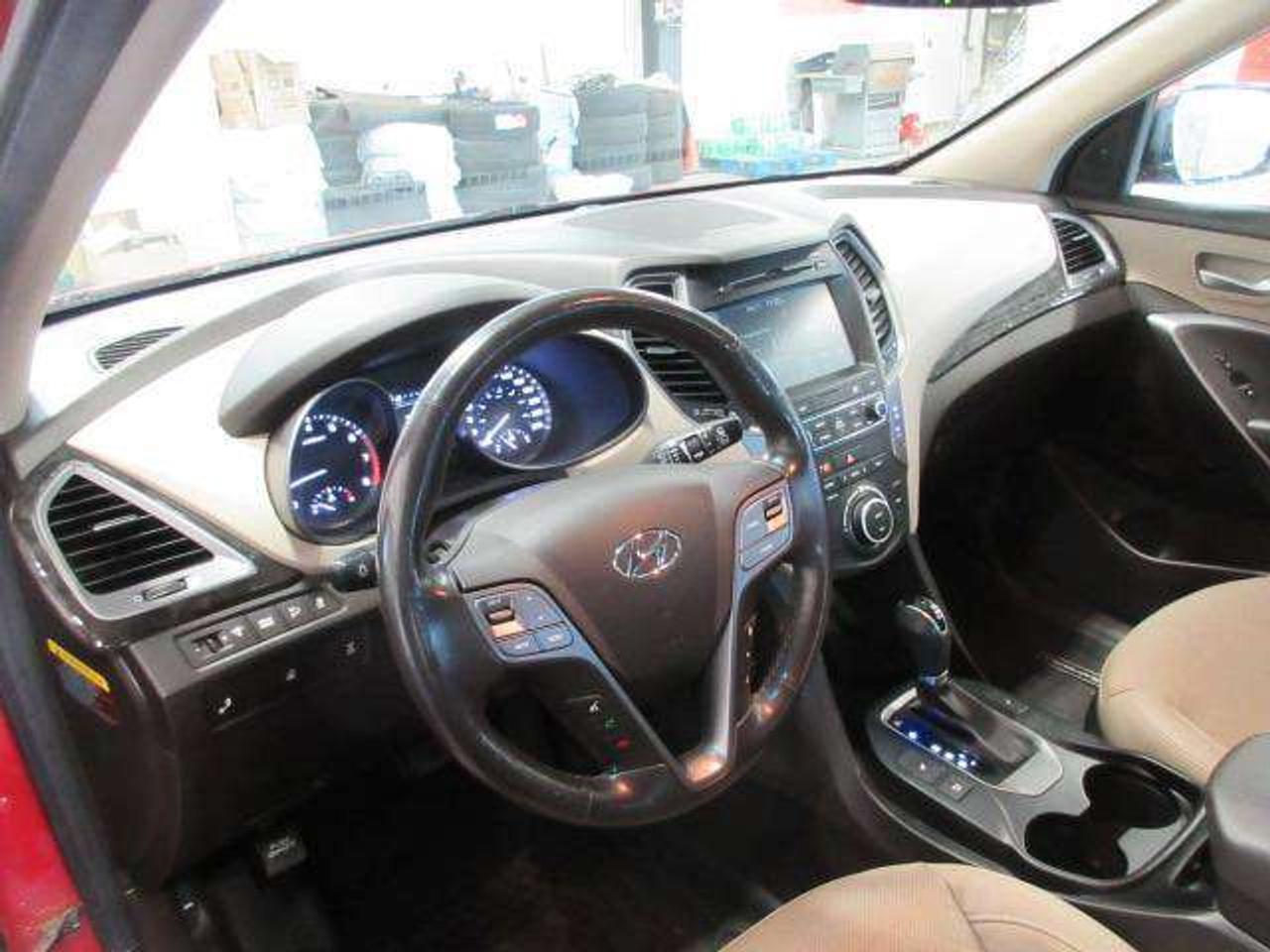 2018 Hyundai Santa Fe LUXURY AWD, NAV, ROOF, HTD. LEATHER, 110K! Photo