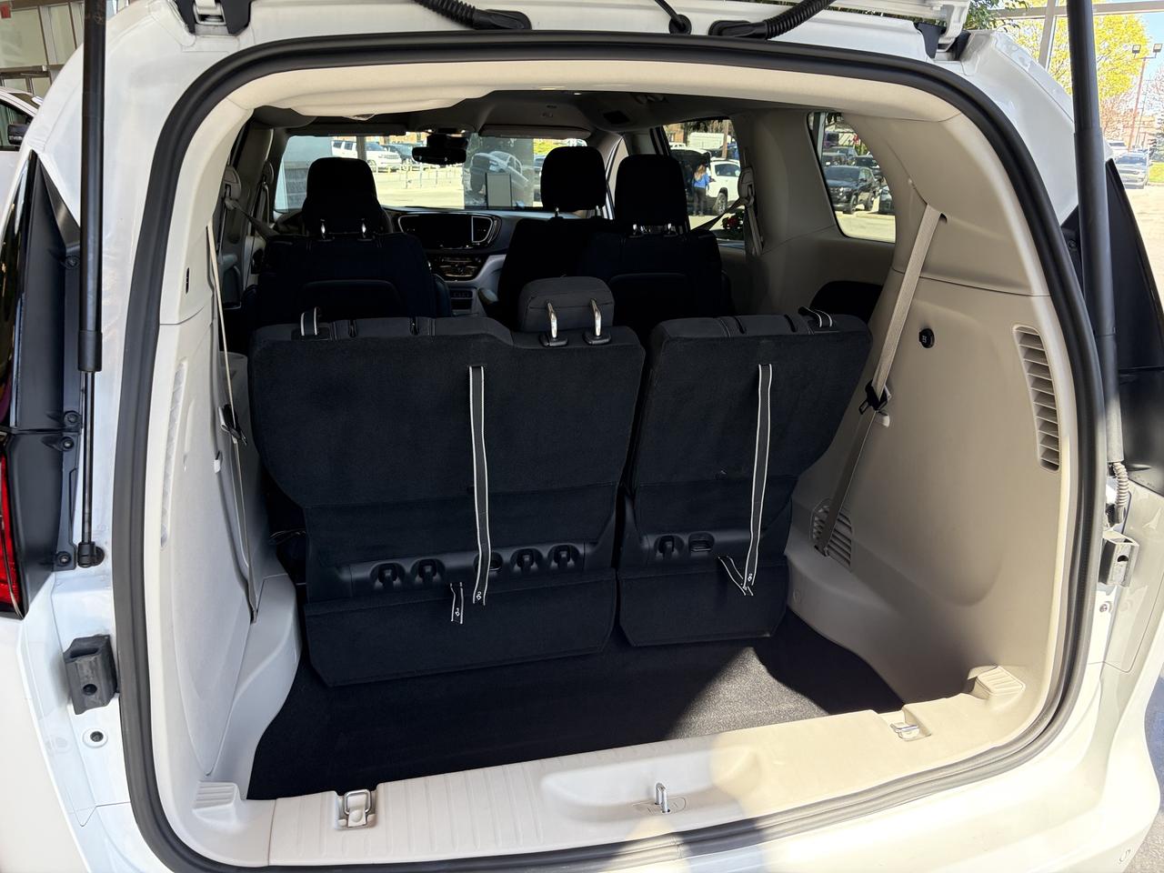 2024 Chrysler Grand Caravan SXT Photo