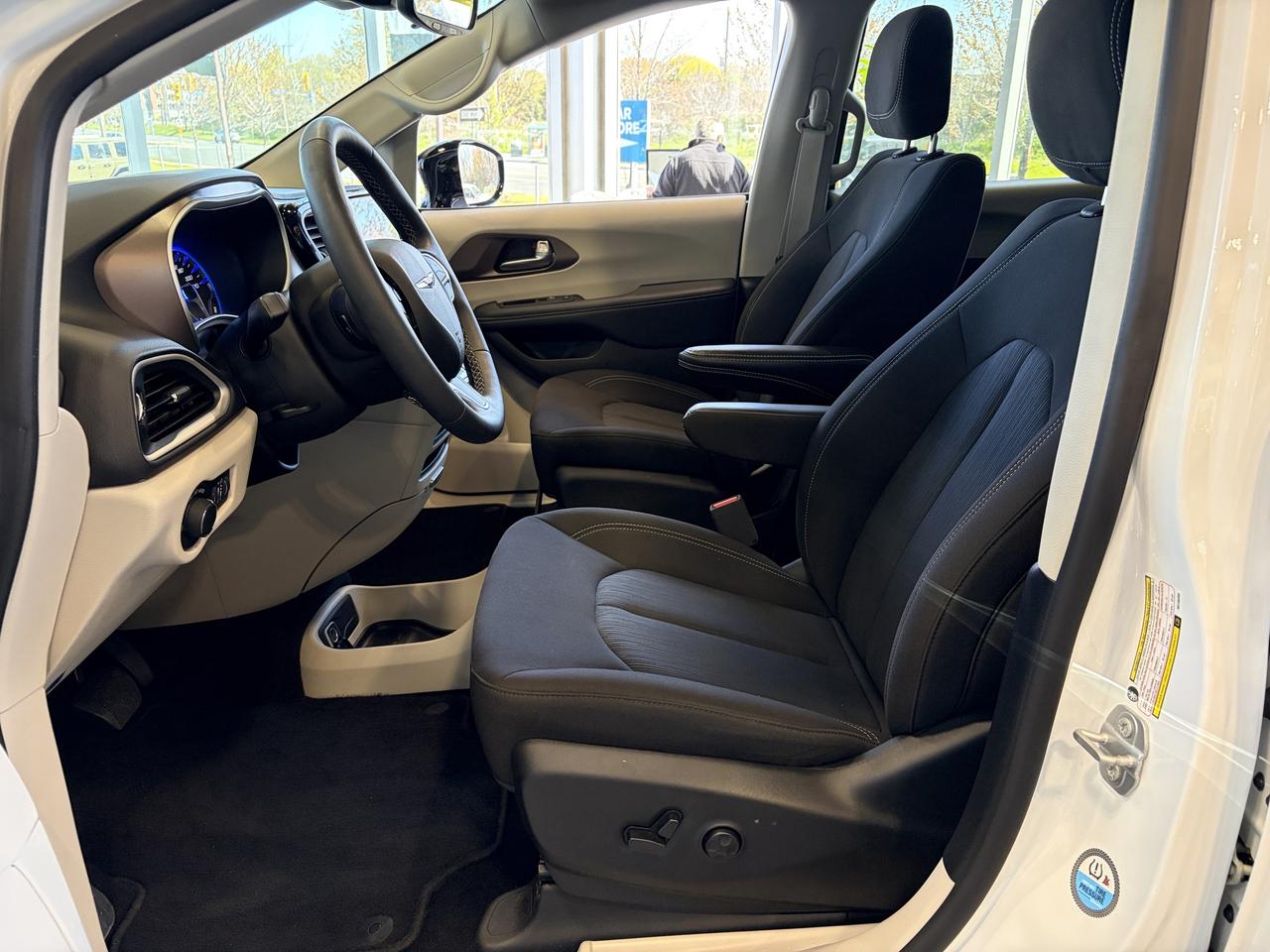 2024 Chrysler Grand Caravan SXT Photo
