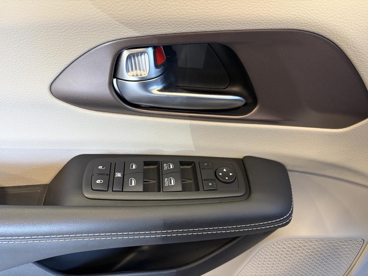 2024 Chrysler Grand Caravan SXT Photo