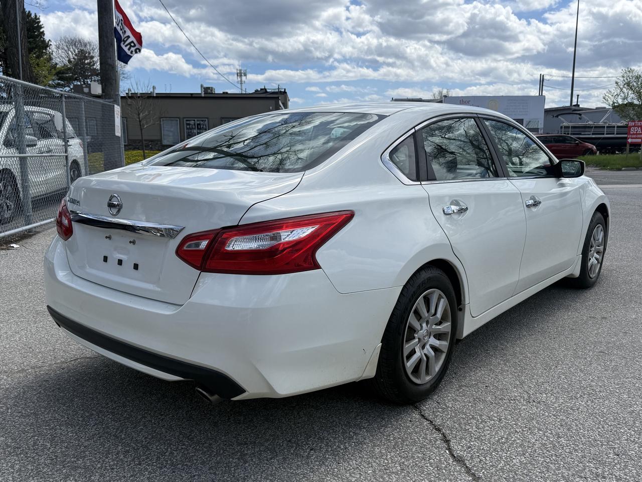 2017 Nissan Altima No Accidents l FWD l S l Reverse Camera l 2.5L Photo