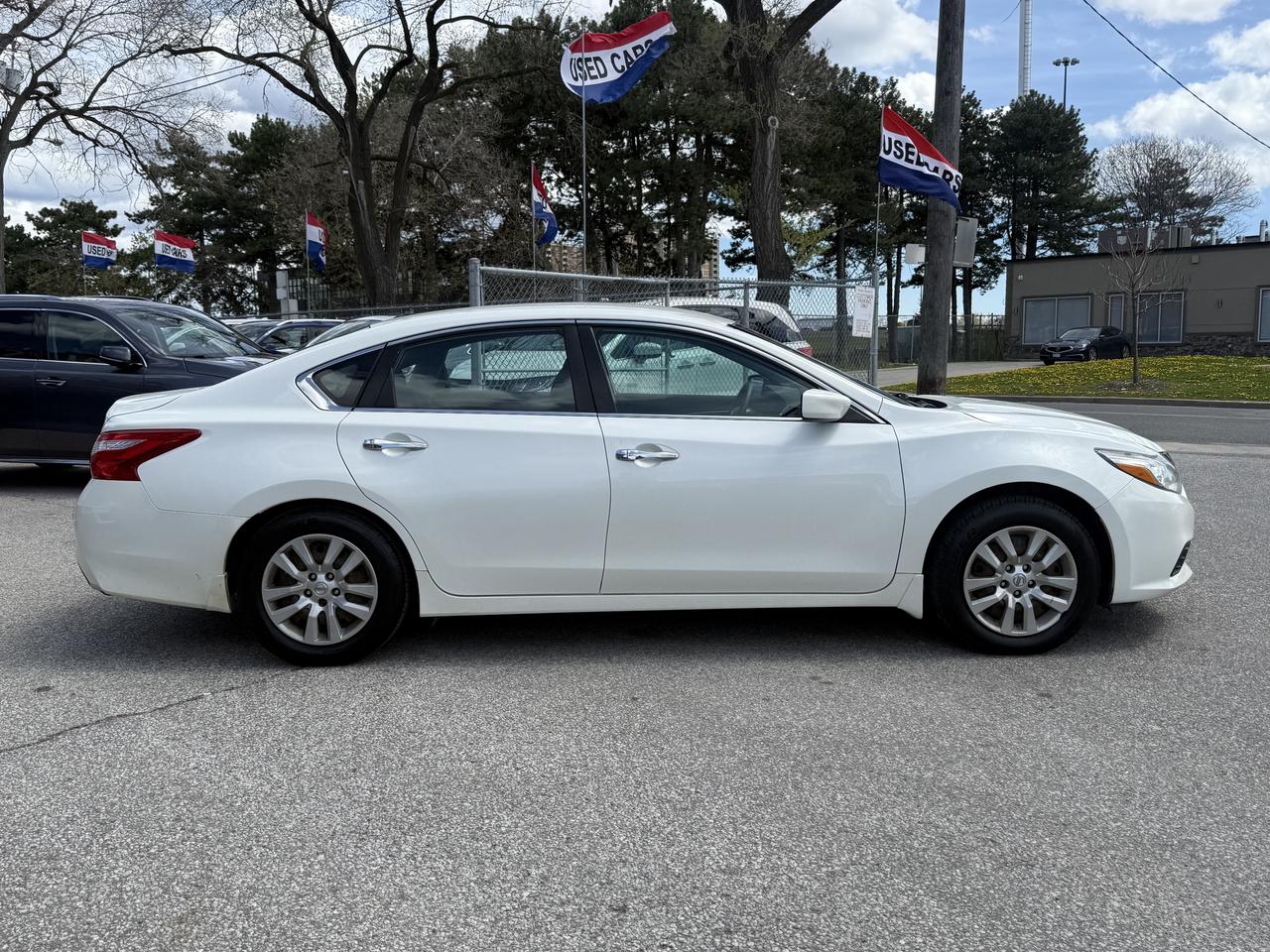 2017 Nissan Altima No Accidents l FWD l S l Reverse Camera l 2.5L Photo