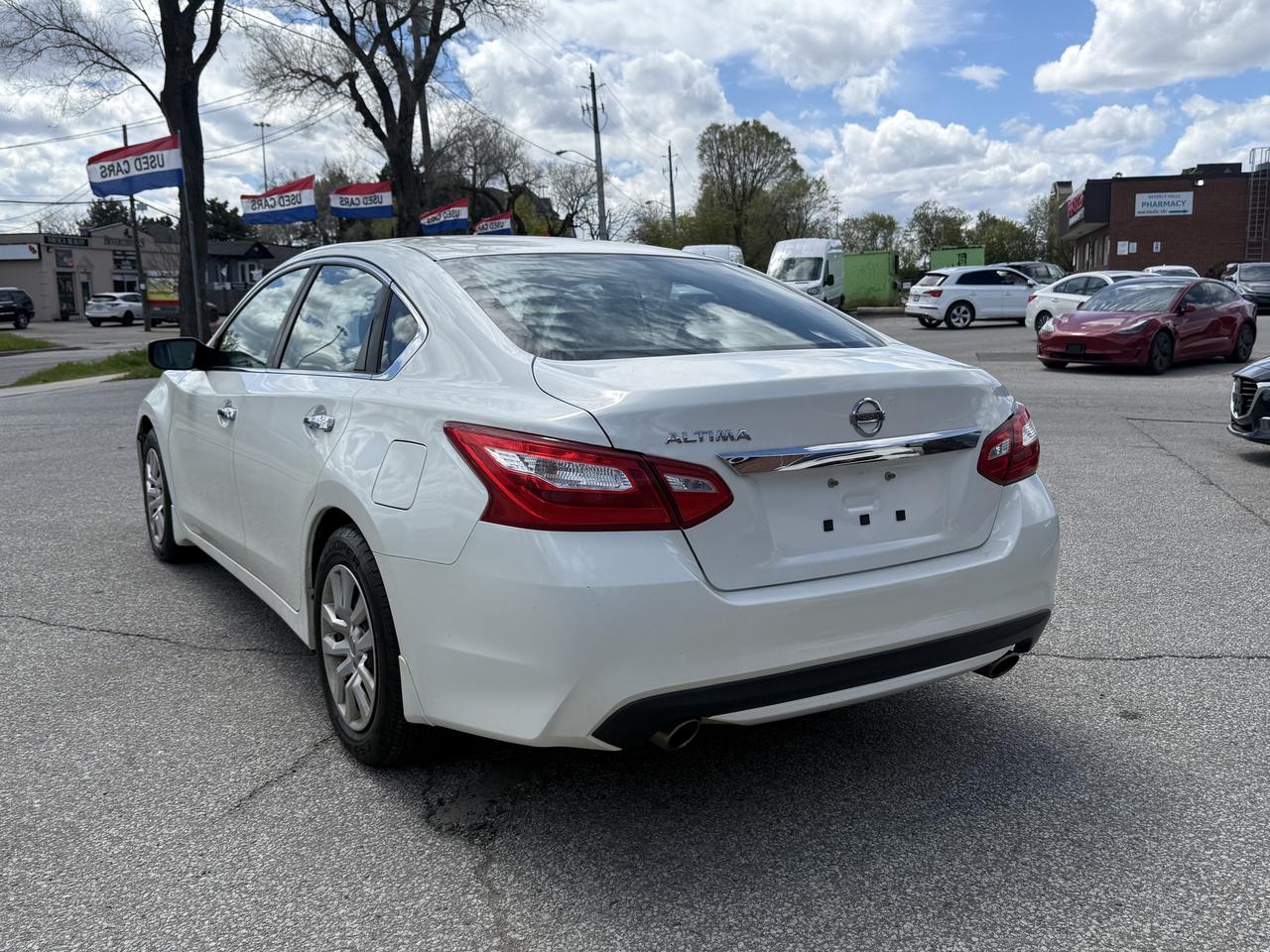 2017 Nissan Altima No Accidents l FWD l S l Reverse Camera l 2.5L Photo