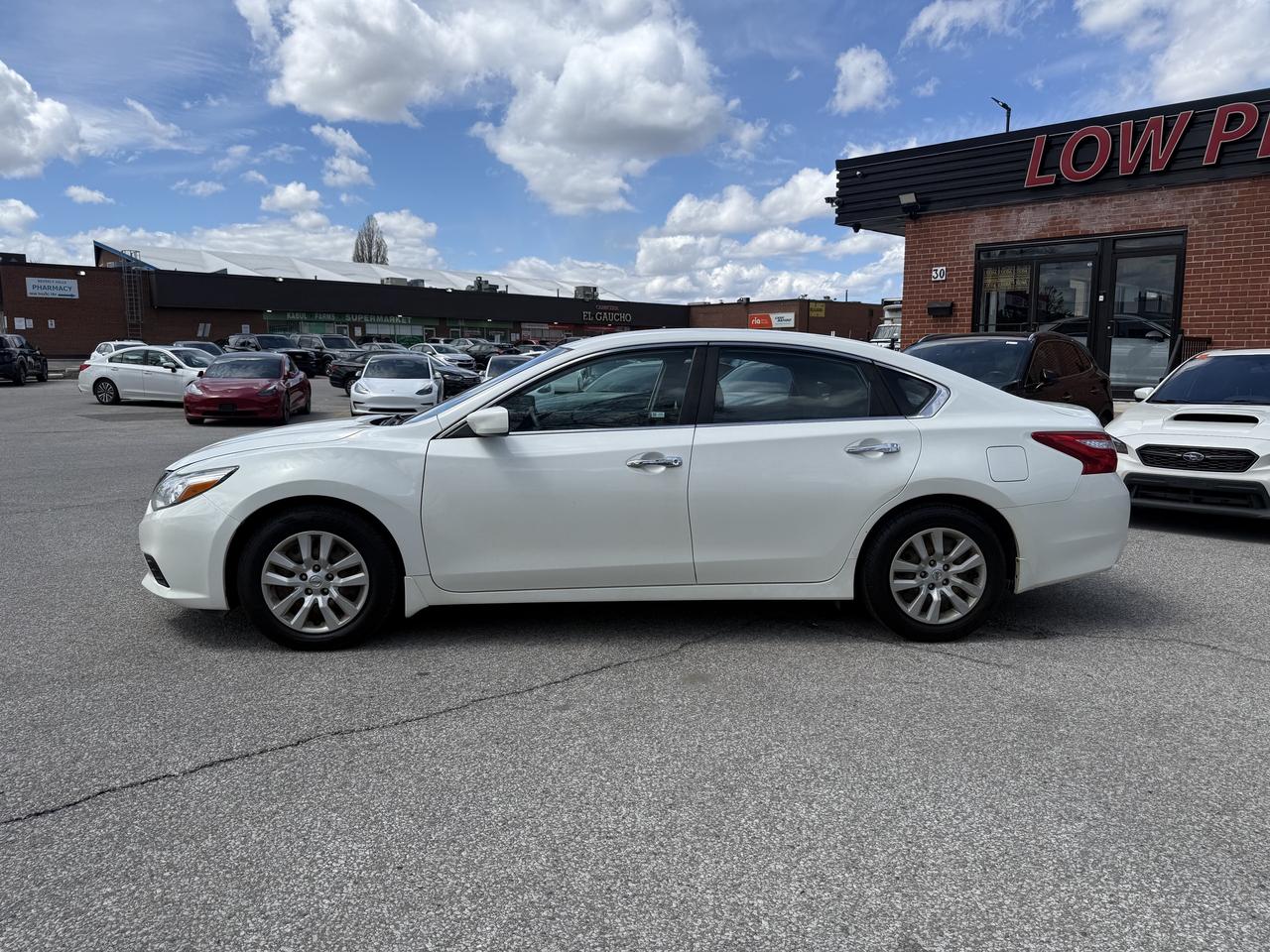 2017 Nissan Altima No Accidents l FWD l S l Reverse Camera l 2.5L Photo