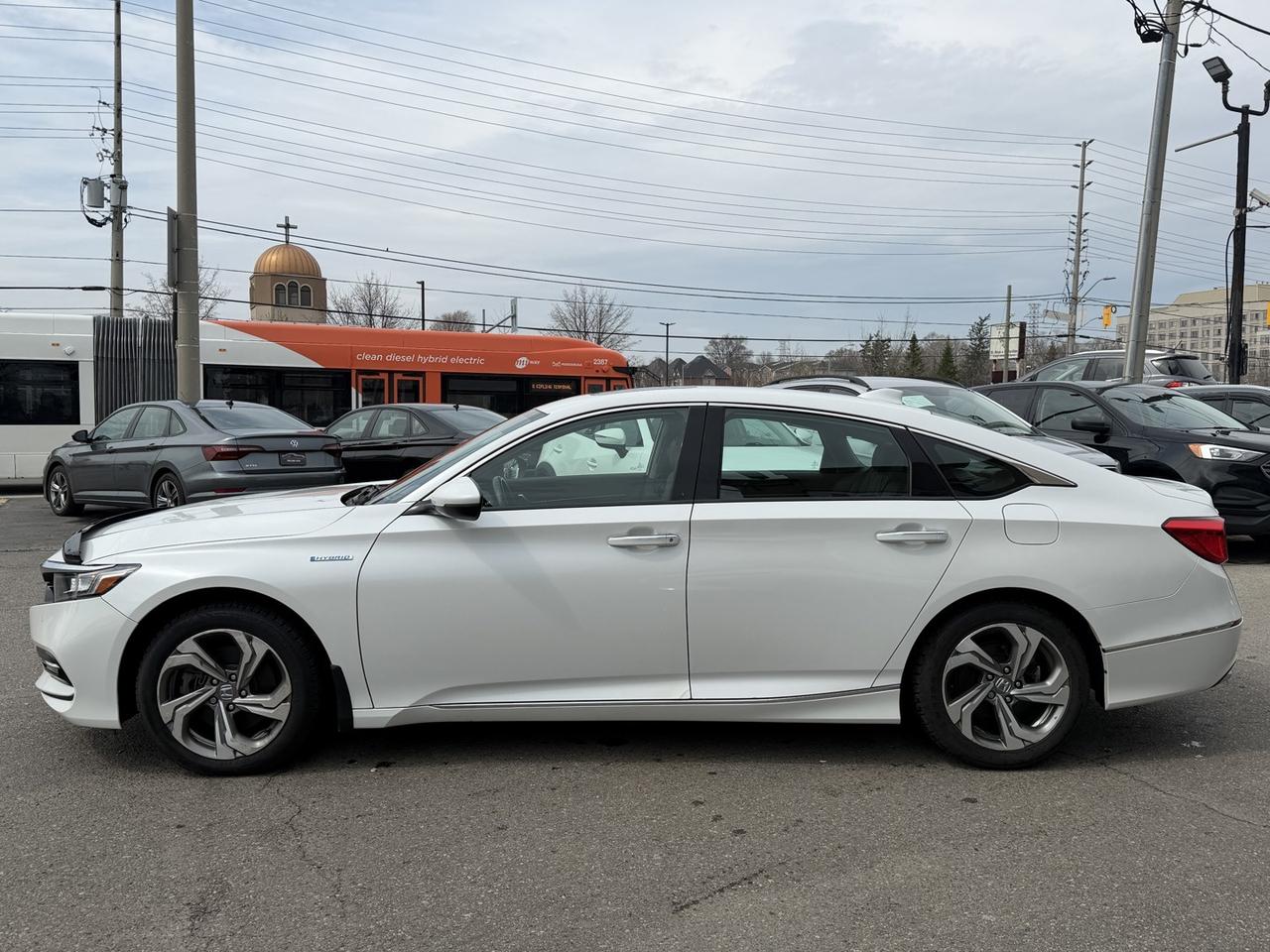 2019 Honda Accord Hybrid TOURING Pearl White Vented Seats   HUD   Leather Photo