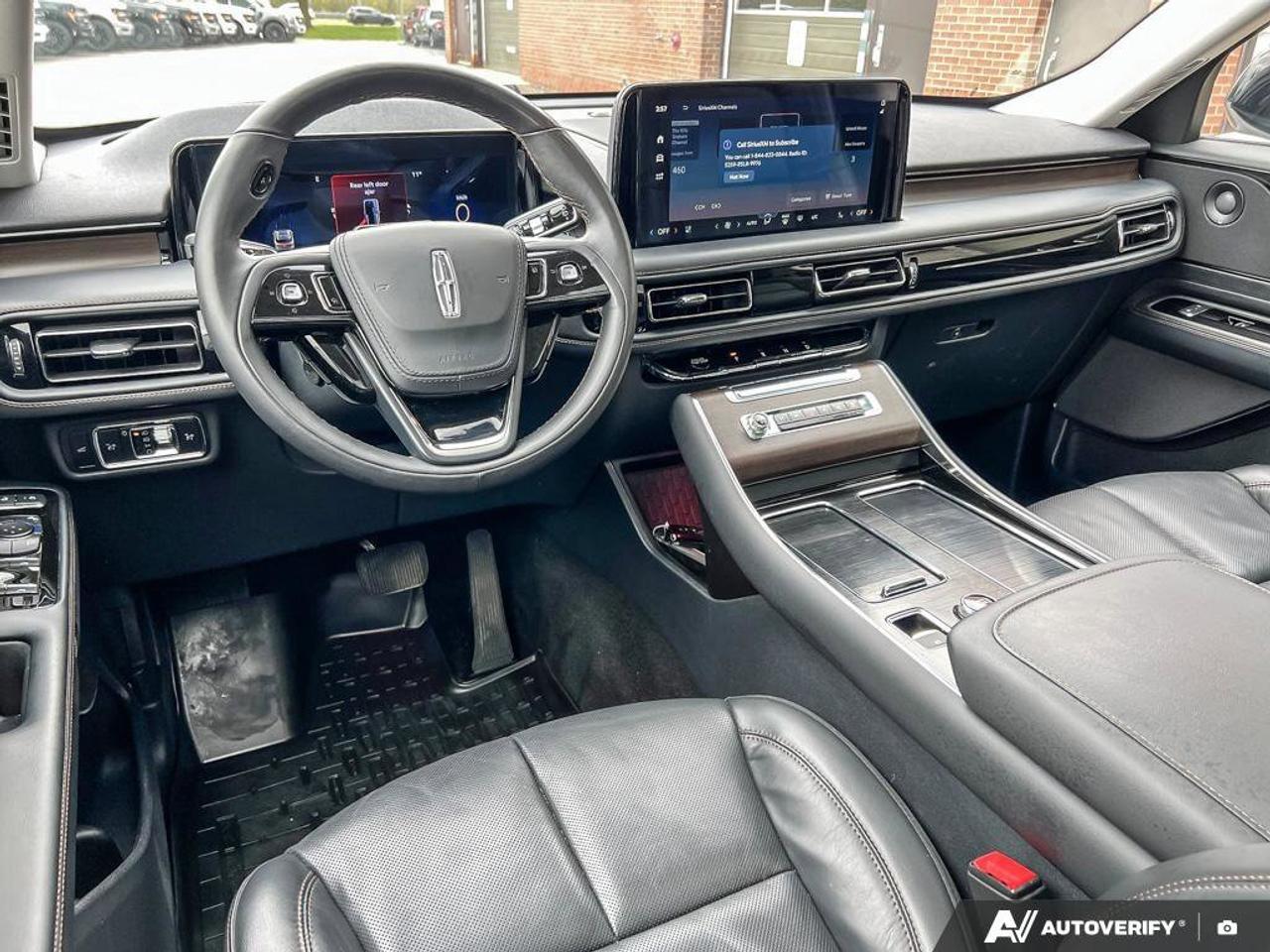 2025 Lincoln Aviator Reserve   200A   MOONROOF   HTD FRNT SEATS Photo