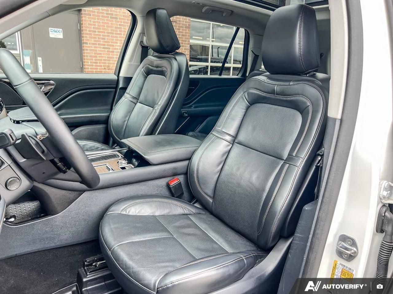 2025 Lincoln Aviator Reserve   200A   MOONROOF   HTD FRNT SEATS Photo