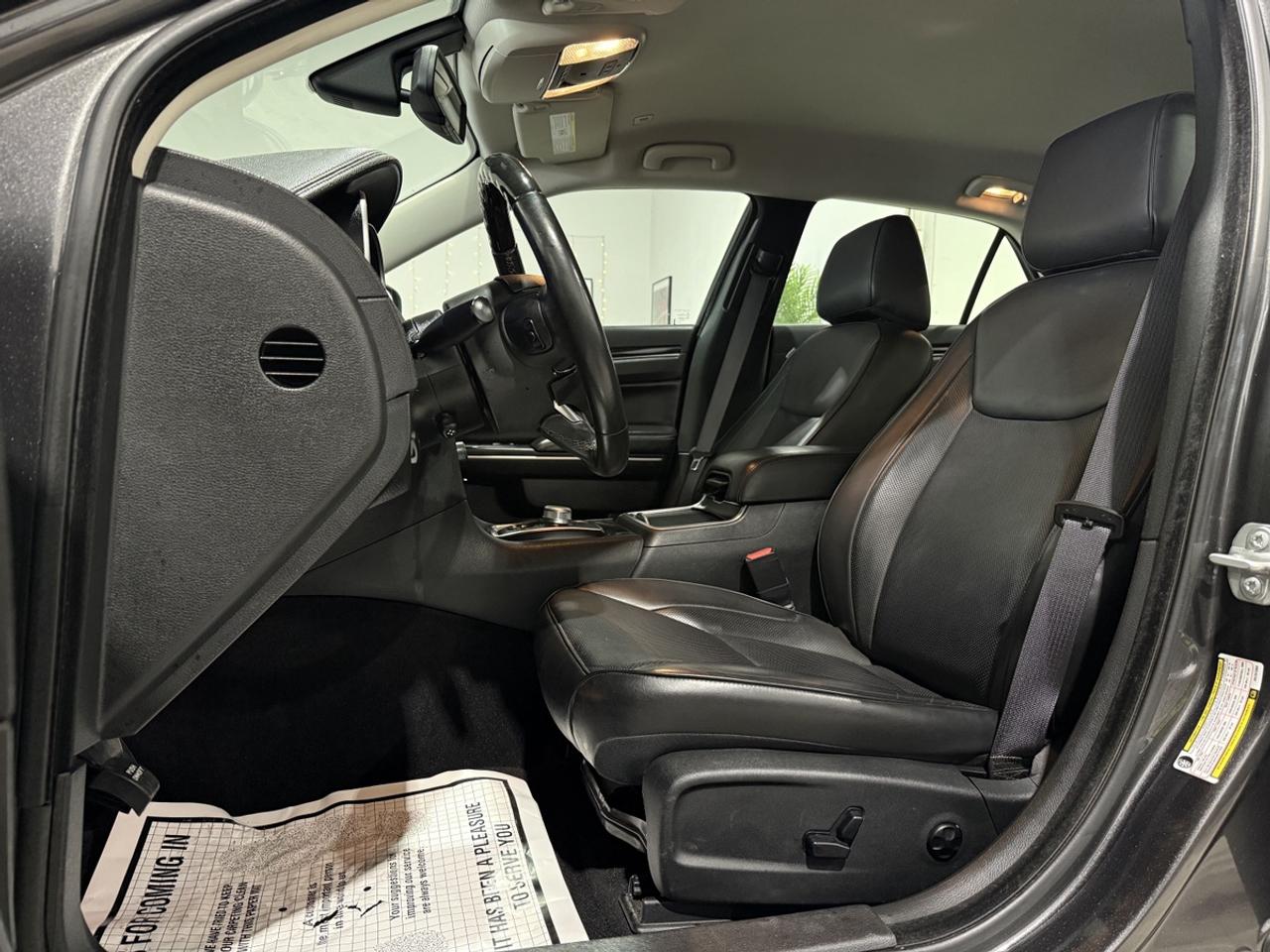 2019 Chrysler 300 Limited|Safety Tech Pkg|Nappa Leather Vented Seats Photo
