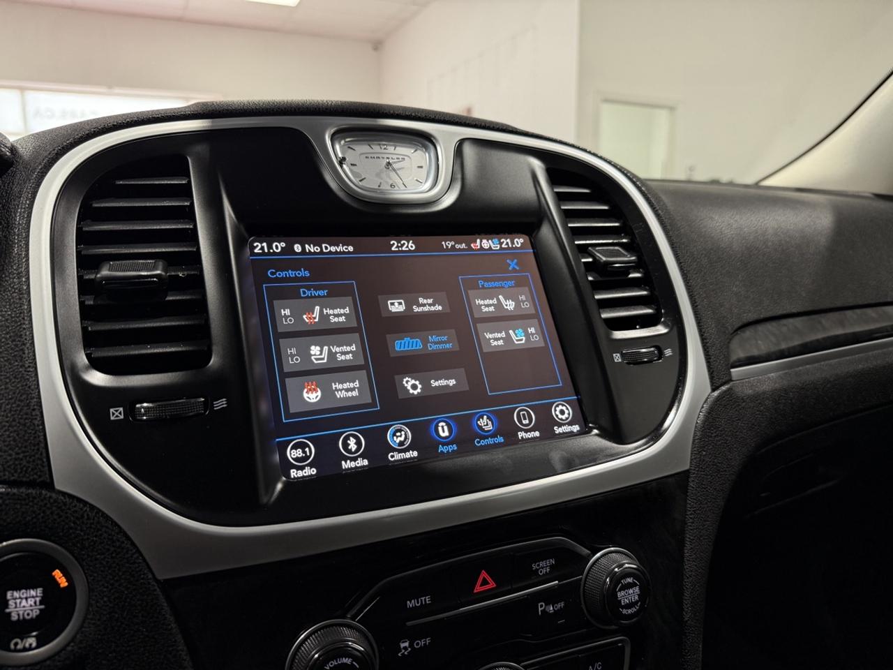 2019 Chrysler 300 Limited|Safety Tech Pkg|Nappa Leather Vented Seats Photo