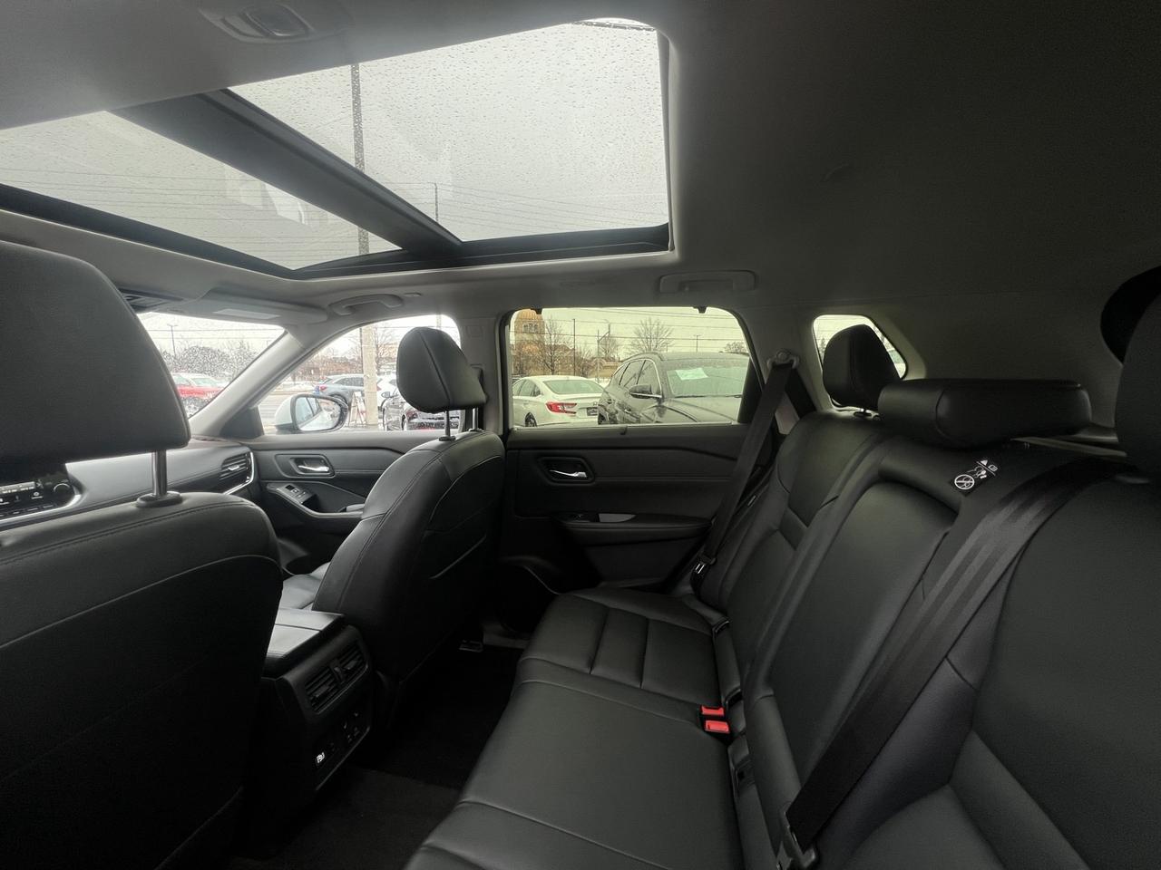 2023 Nissan Rogue SL Pearl White AWD   FULLY LOADED   Htd Rear Seats Photo