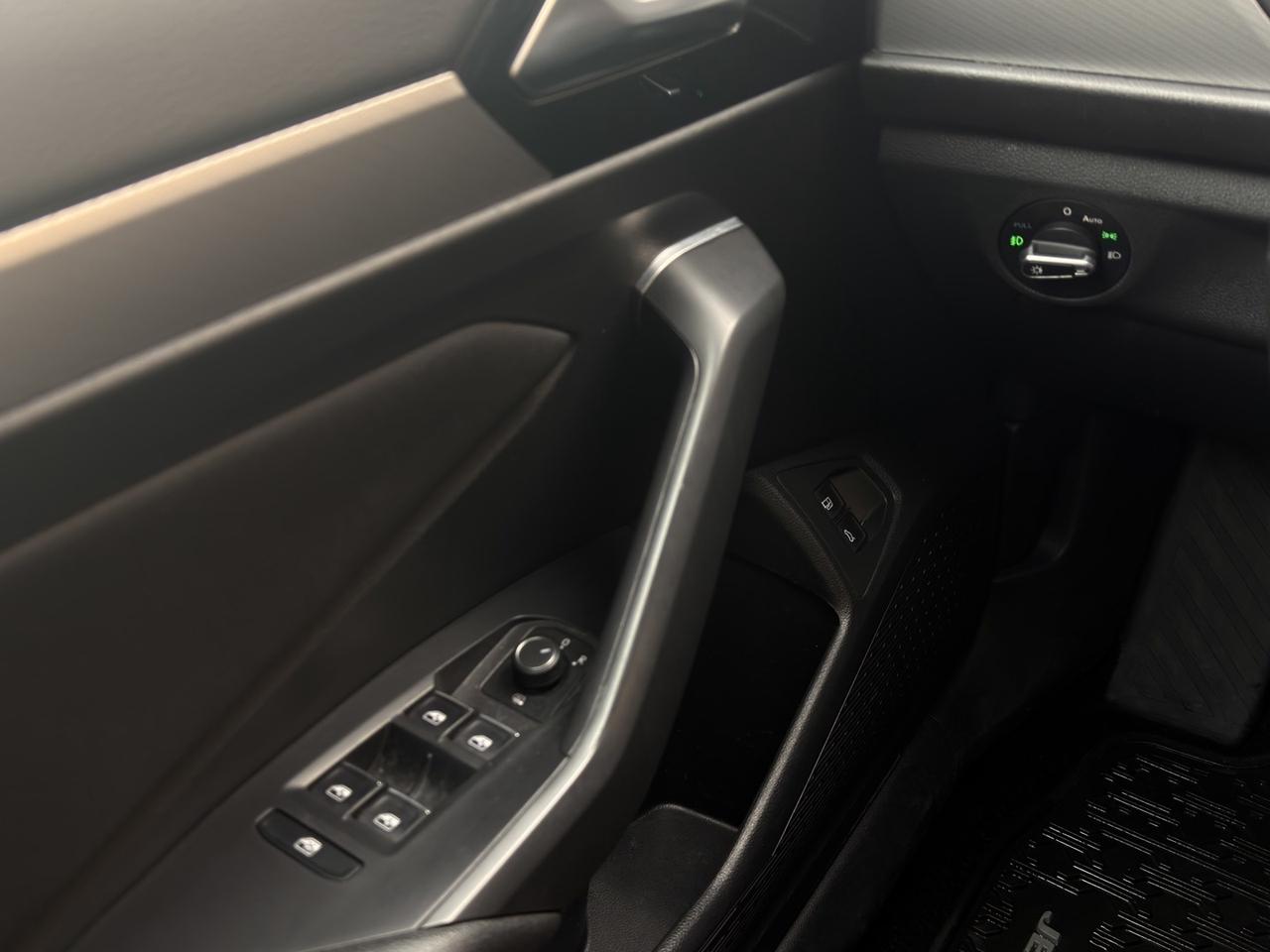 2021 Volkswagen Jetta Highline R Line   Sunroof   Leather   Ambient Ligh Photo