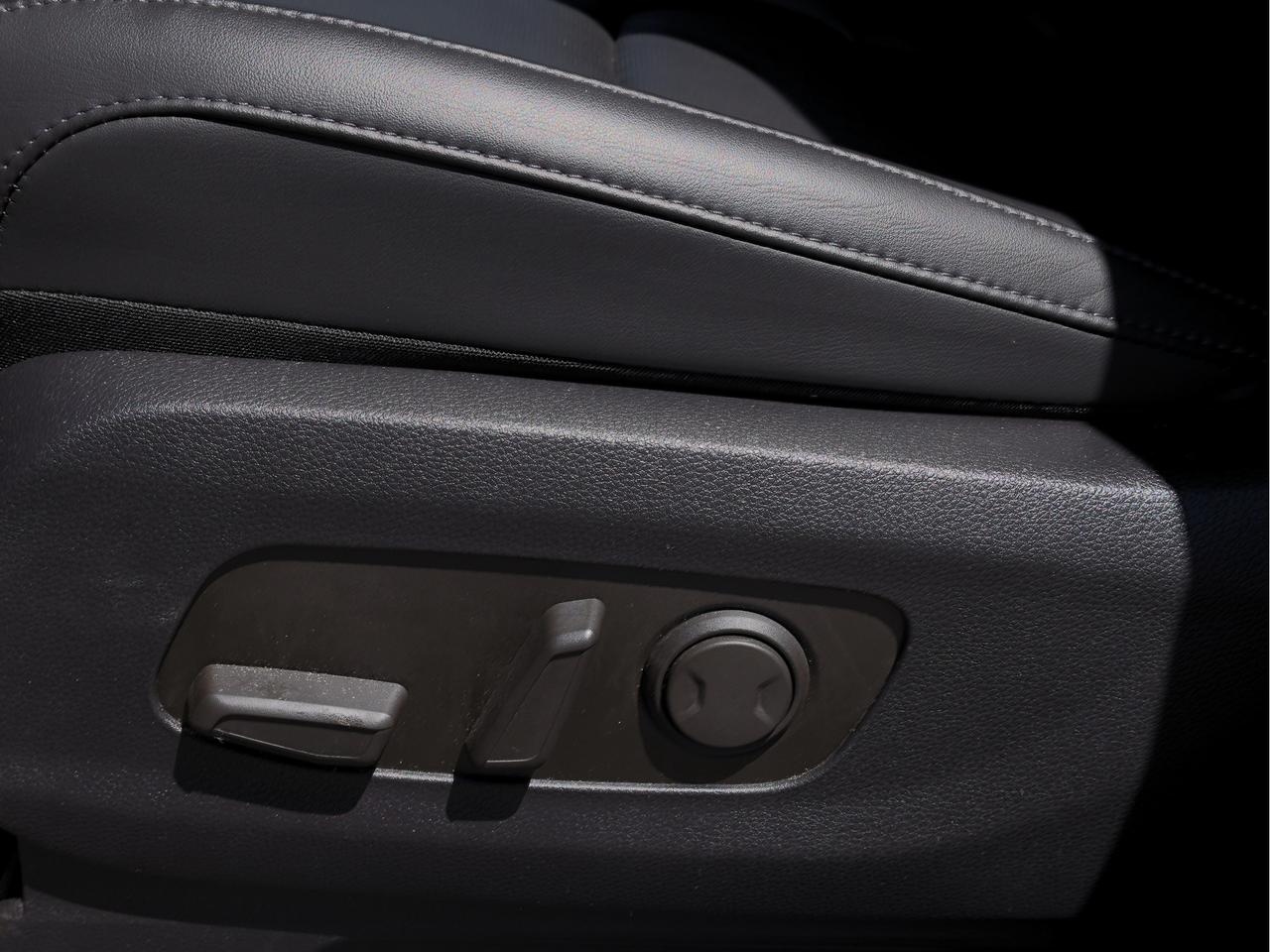 2025 Kia Carnival EX+   Passenger Camera   Pwr Liftgate   Leather Photo
