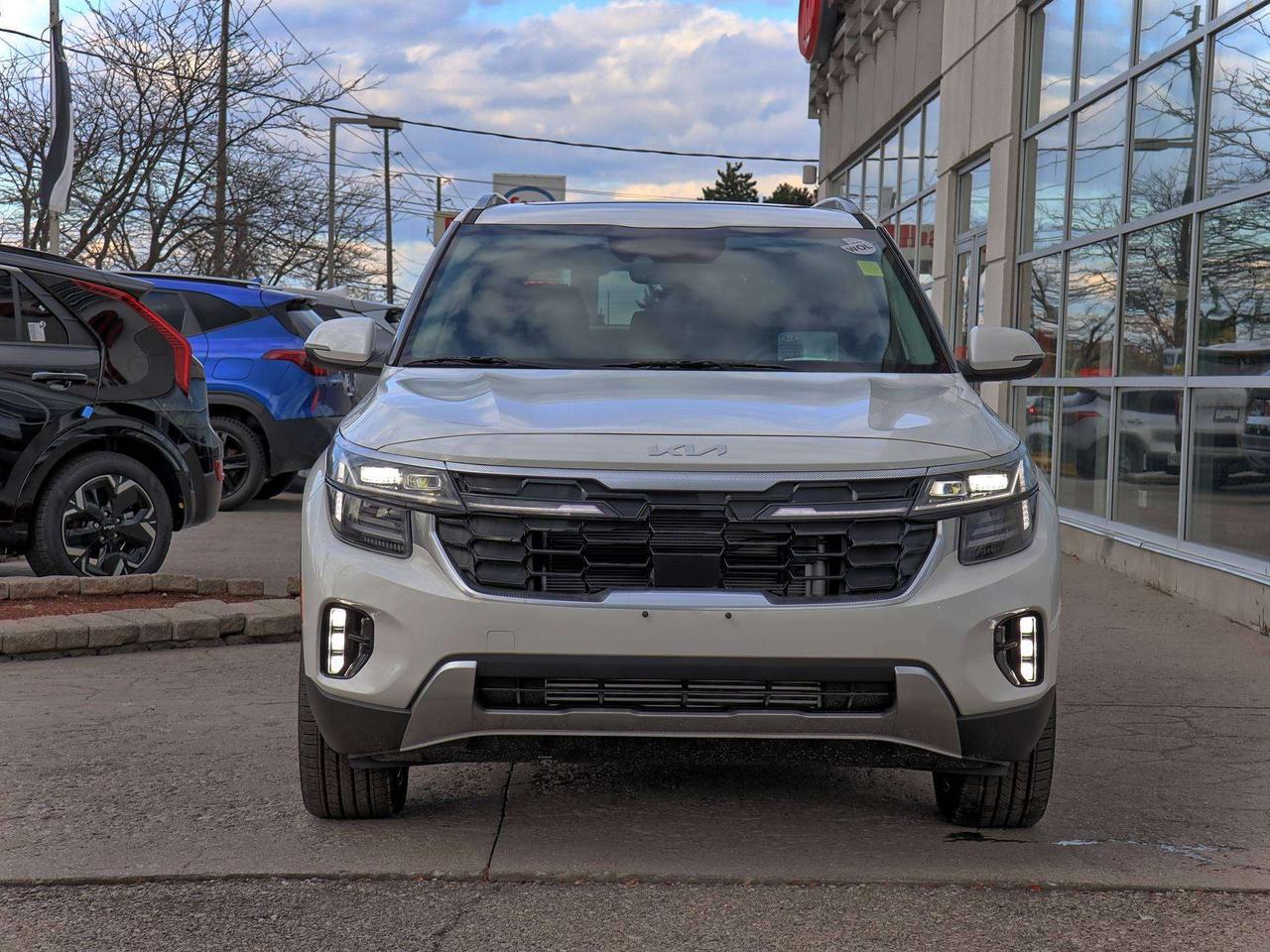 2025 Kia Seltos SX AWD   Executive Demo Photo4