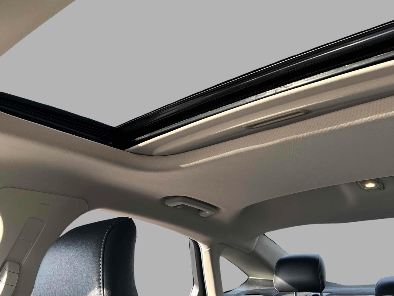 2017 Ford Fusion SE LEATHER SUNROOF NAVIGATION Photo