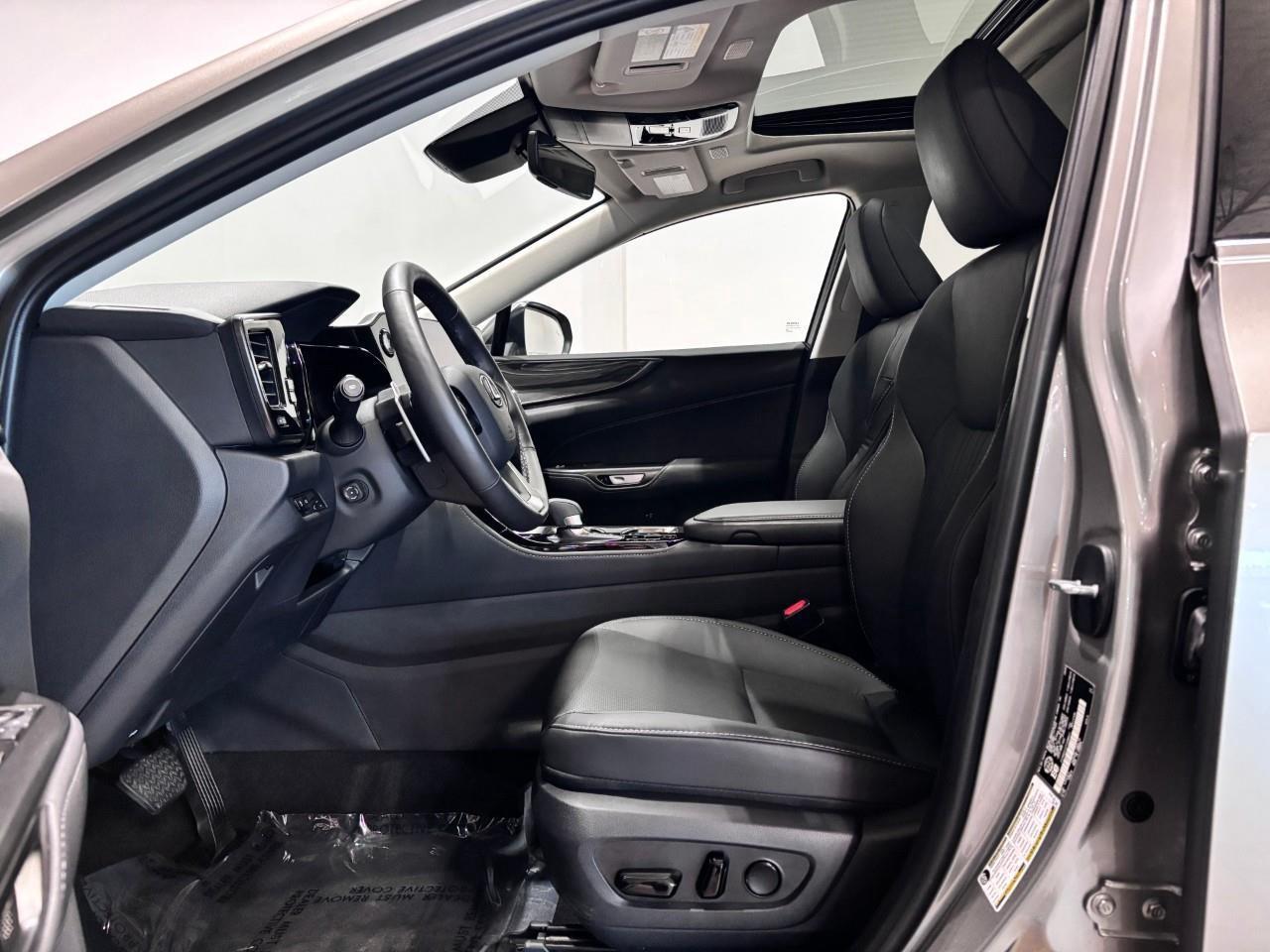 2026 Lexus NX 350 LUXURY PACKAGE - 1 OWNER Photo