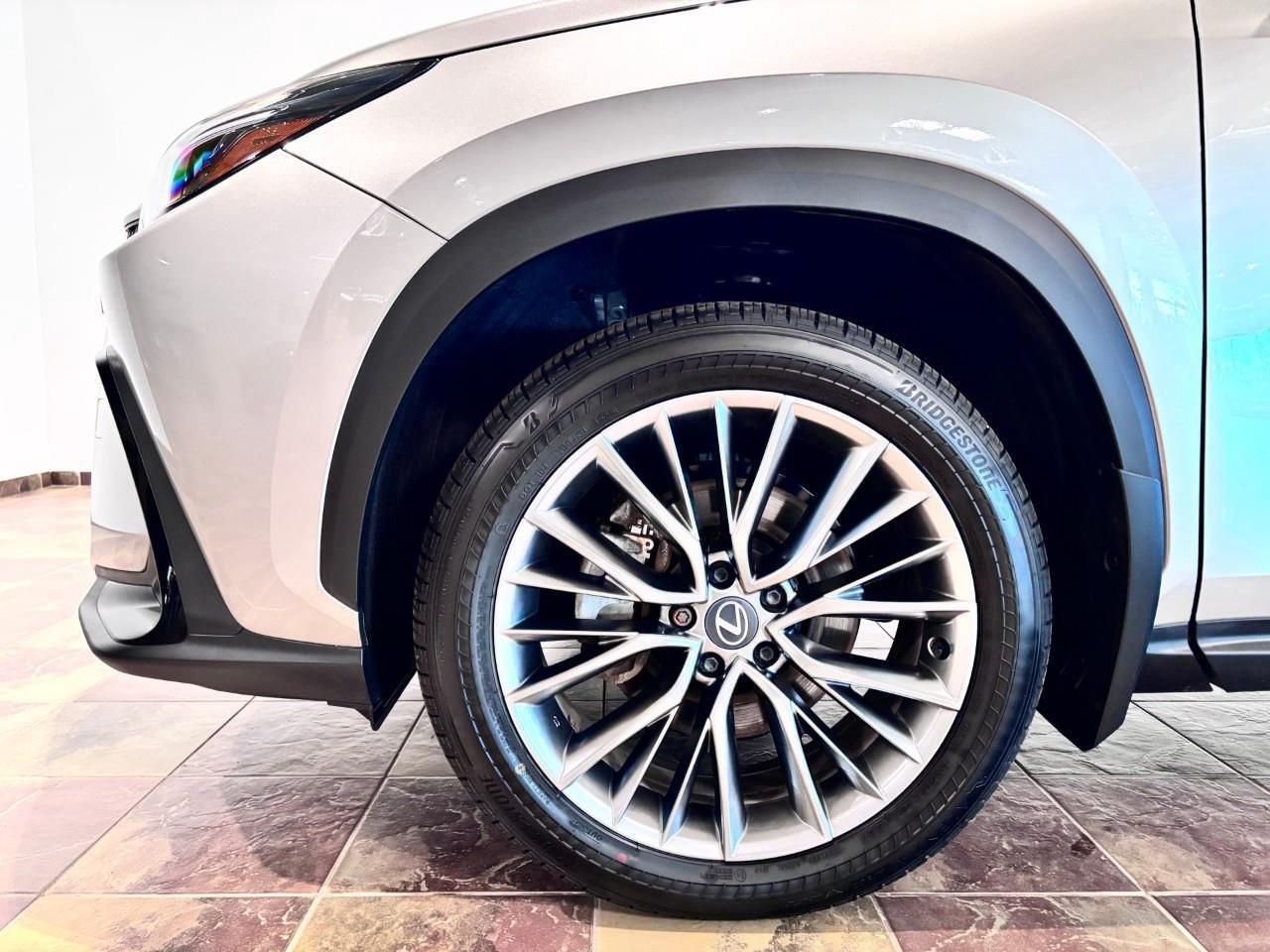 2026 Lexus NX 350 LUXURY PACKAGE - 1 OWNER Photo