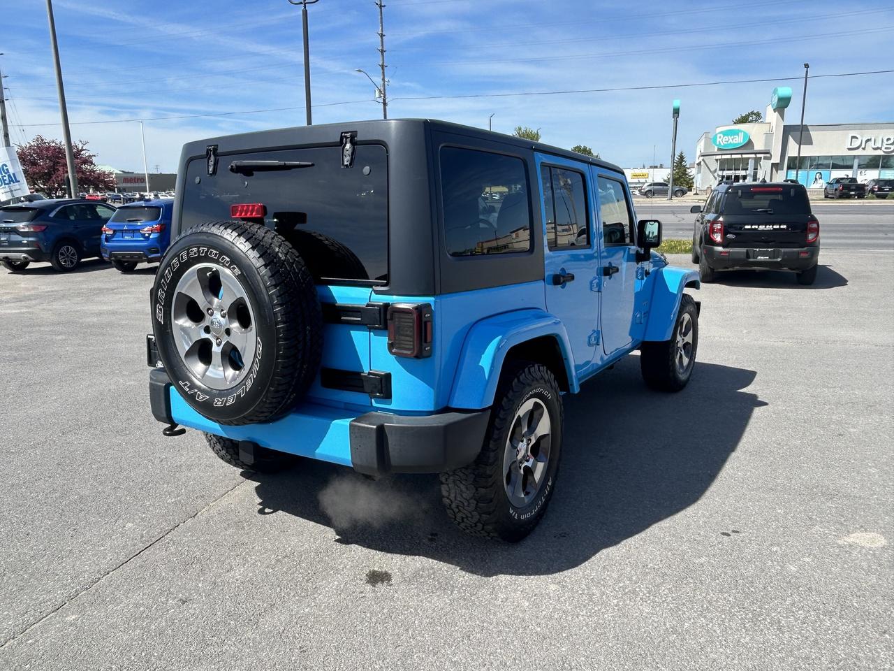 2017 Jeep WRANGLER UNLIMITED Sahara  ** CALL NAPANEE 613-354-2100 Photo4