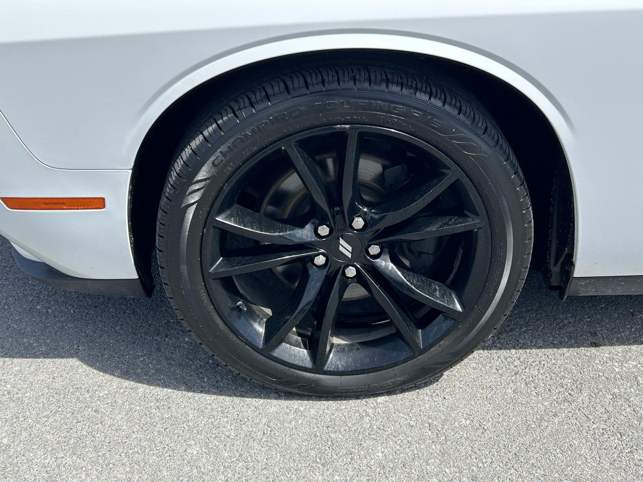 2017 Dodge Challenger SXT Plus LEATHER SUNROOF CALL NAPANEE 613-354-2100 Photo