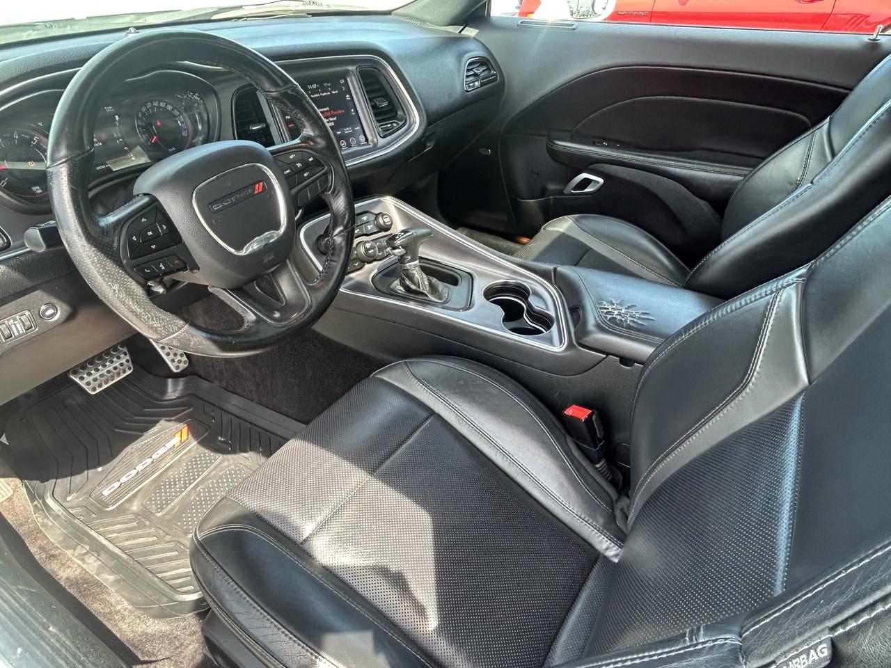 2017 Dodge Challenger SXT Plus LEATHER SUNROOF CALL NAPANEE 613-354-2100 Photo