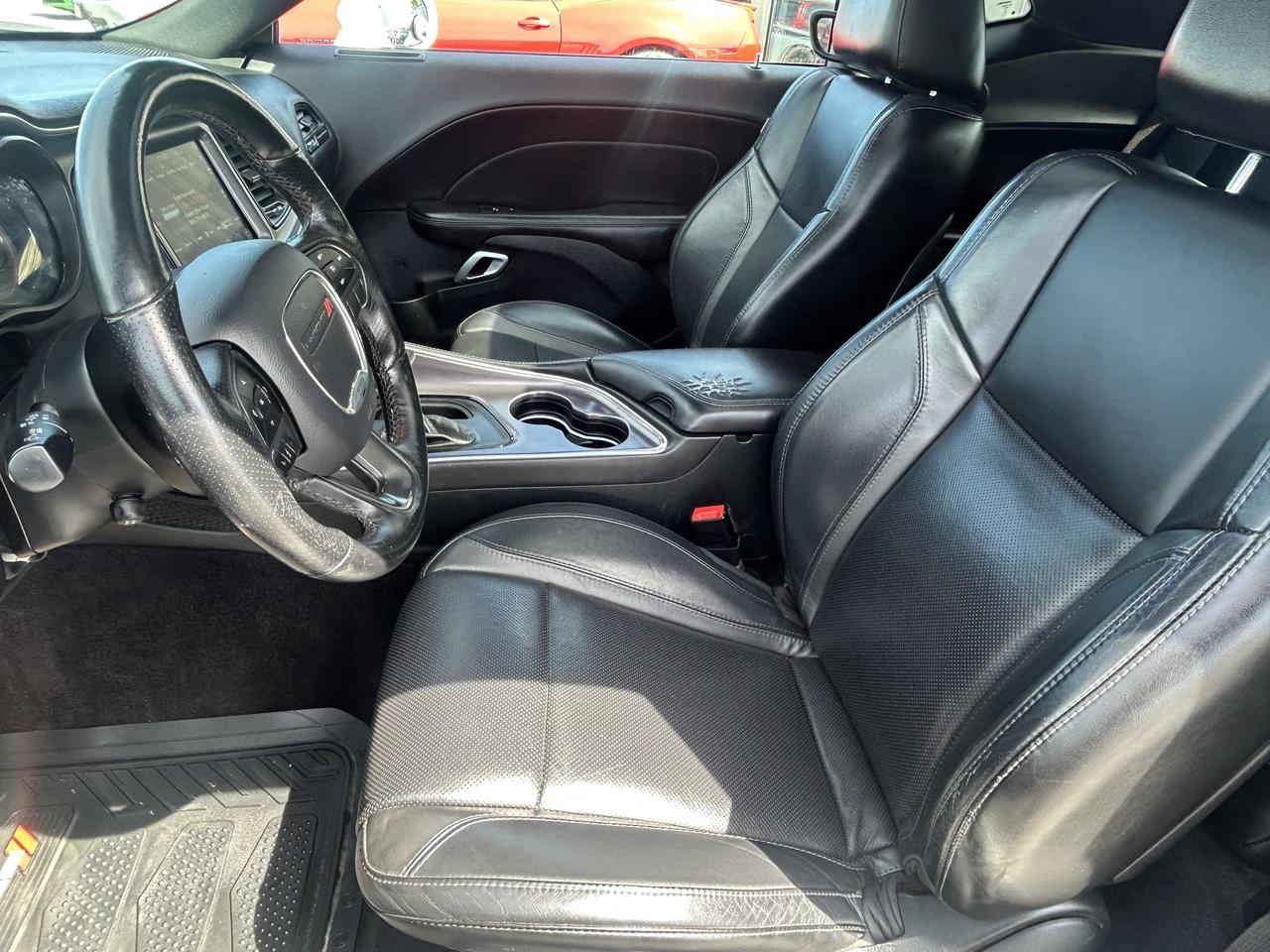 2017 Dodge Challenger SXT Plus LEATHER SUNROOF CALL NAPANEE 613-354-2100 Photo