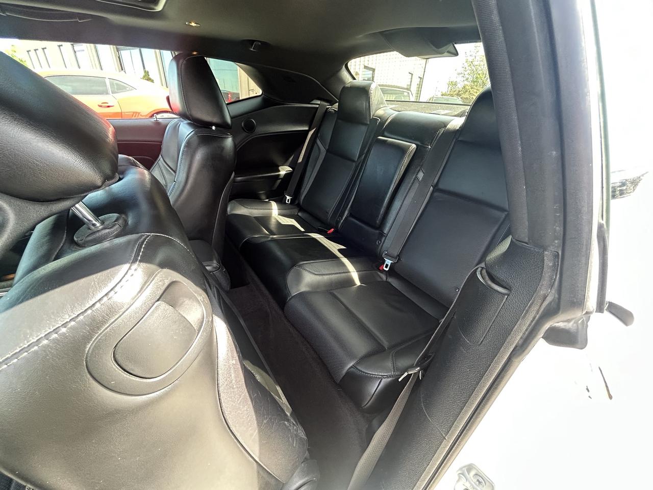 2017 Dodge Challenger SXT Plus LEATHER SUNROOF CALL NAPANEE 613-354-2100 Photo
