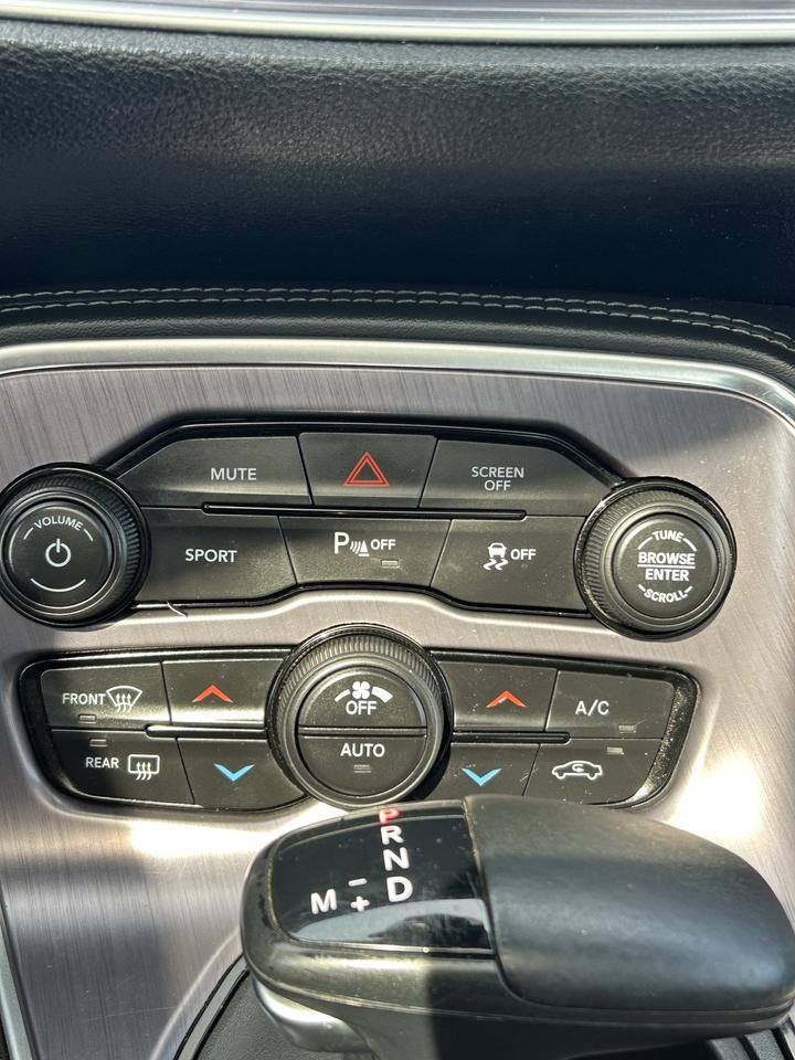2017 Dodge Challenger SXT Plus LEATHER SUNROOF CALL NAPANEE 613-354-2100 Photo