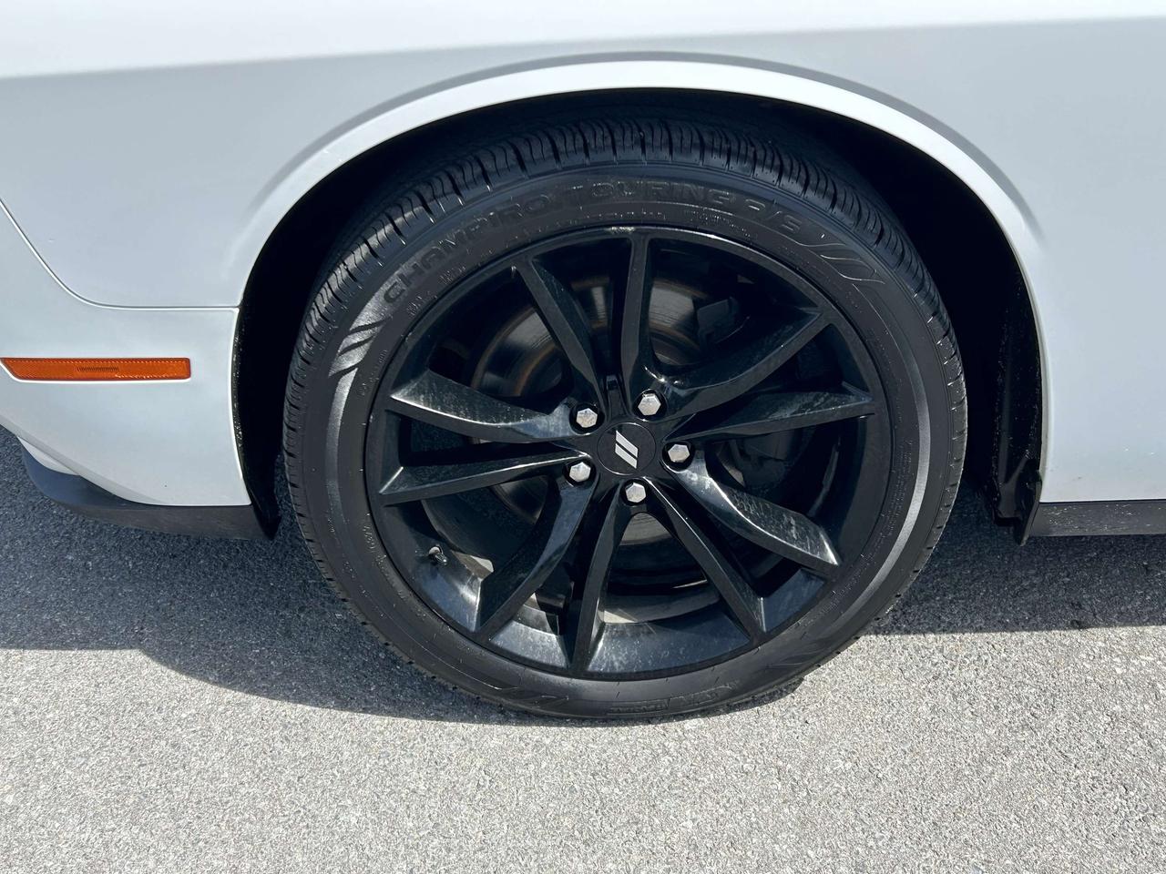 2017 Dodge Challenger SXT Plus LEATHER SUNROOF CALL NAPANEE 613-354-2100 Photo
