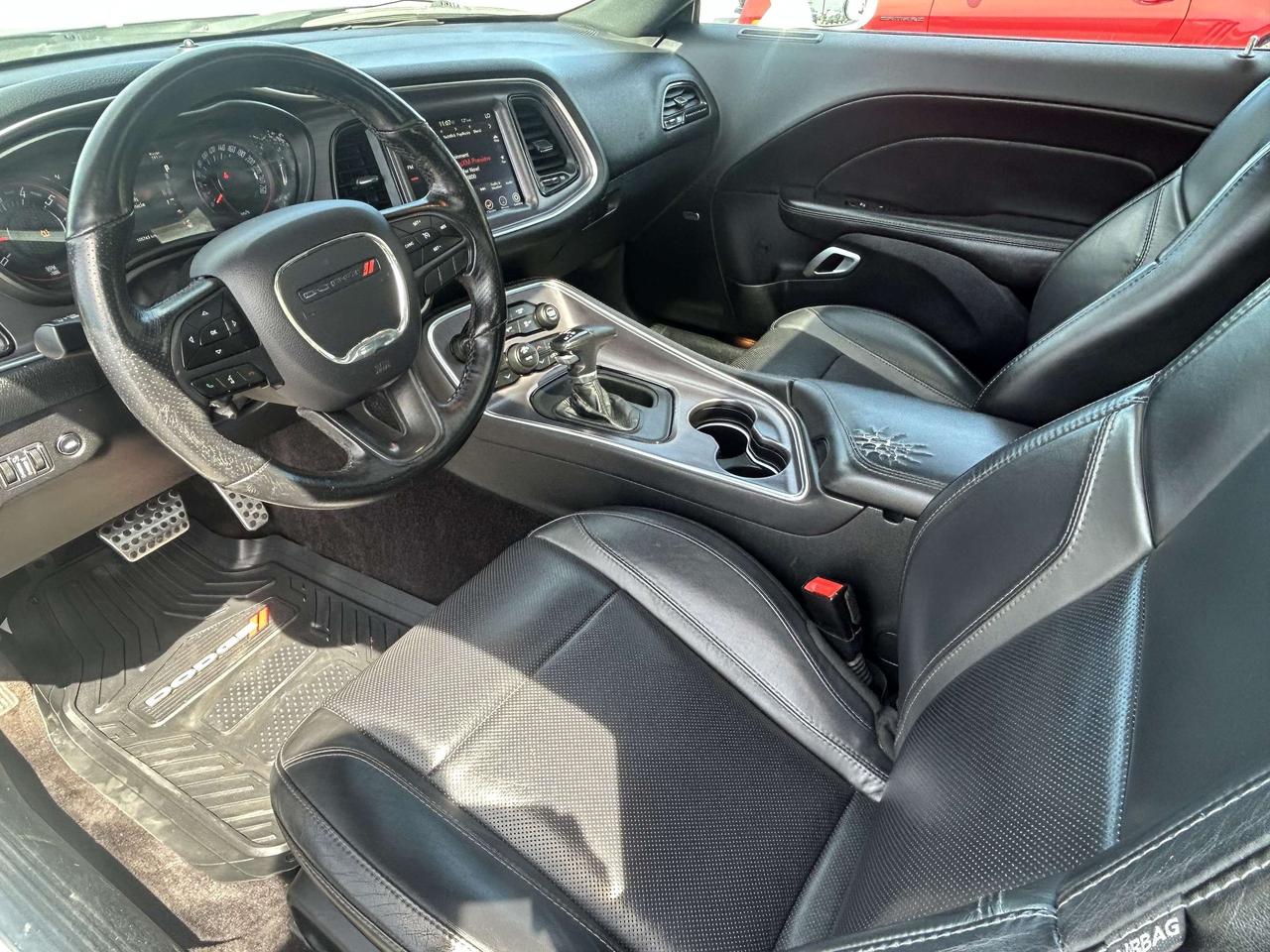 2017 Dodge Challenger SXT Plus LEATHER SUNROOF CALL NAPANEE 613-354-2100 Photo