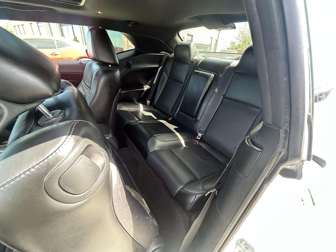 2017 Dodge Challenger SXT Plus LEATHER SUNROOF CALL NAPANEE 613-354-2100 Photo
