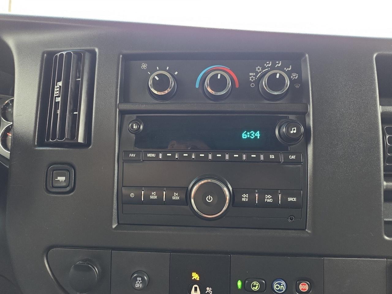 2019 GMC Savana 2500 135 DURAMAX DIESEL / NO ACCIDENTS / SHELVES / Photo
