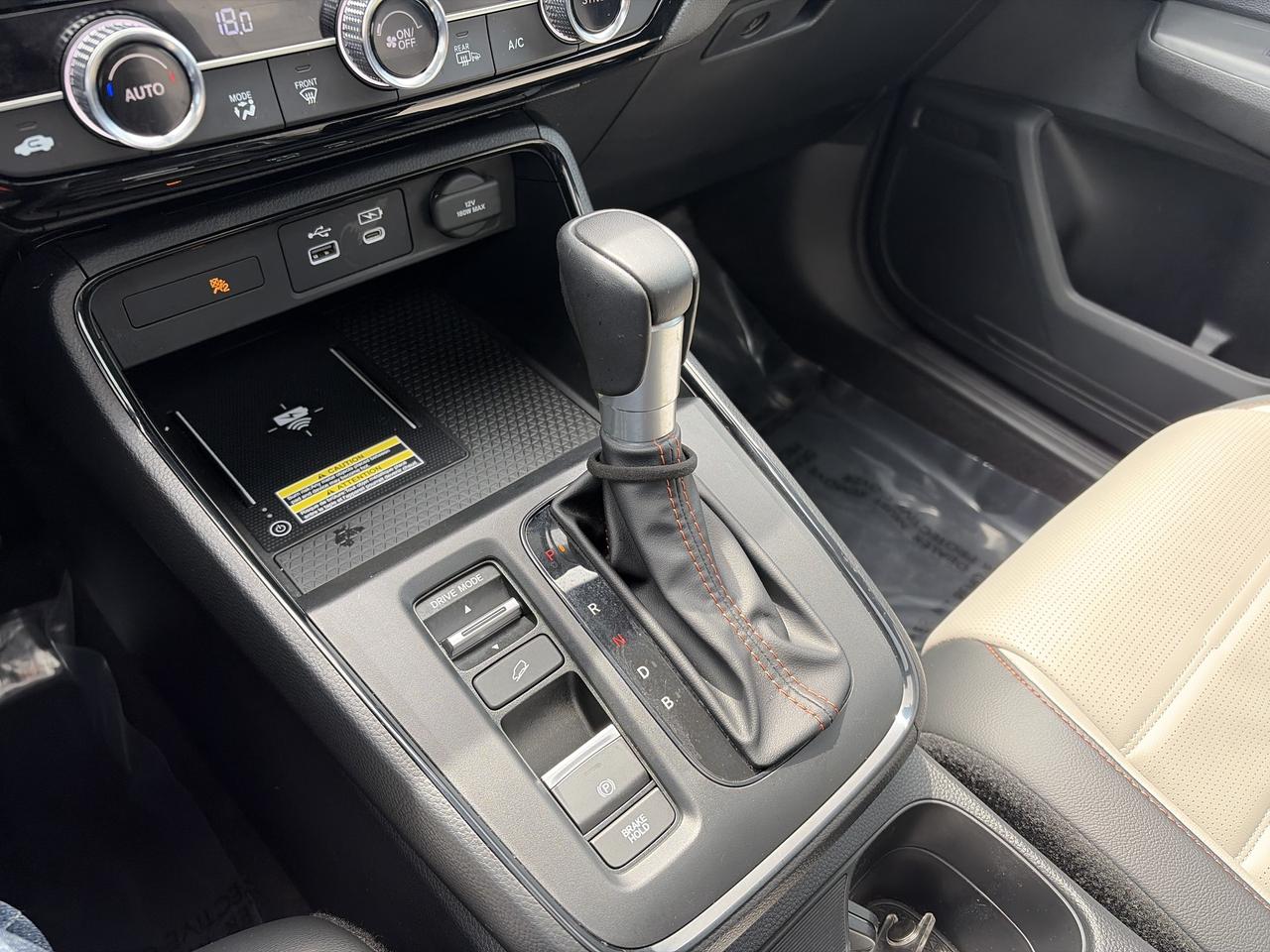 2025 Honda CR-V Touring HYBRID  Navi  Leather  Sunroof Photo
