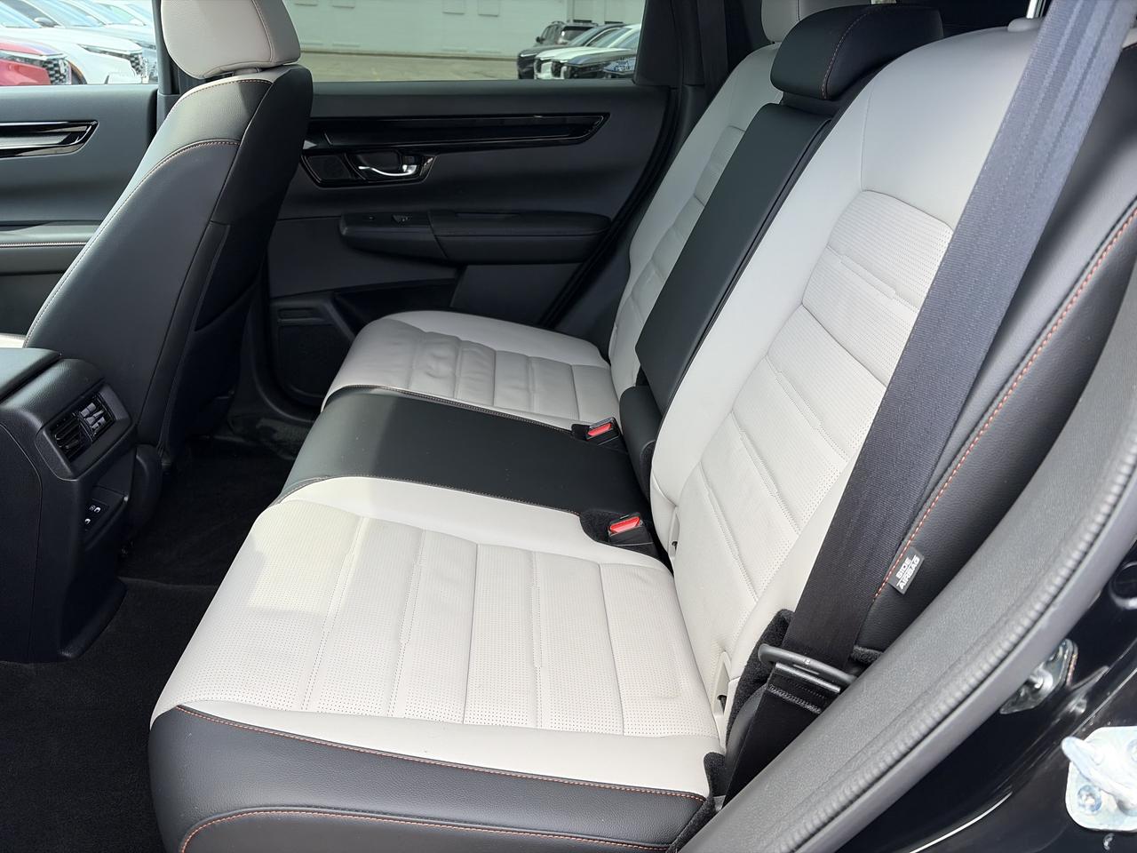 2025 Honda CR-V Touring HYBRID  Navi  Leather  Sunroof Photo