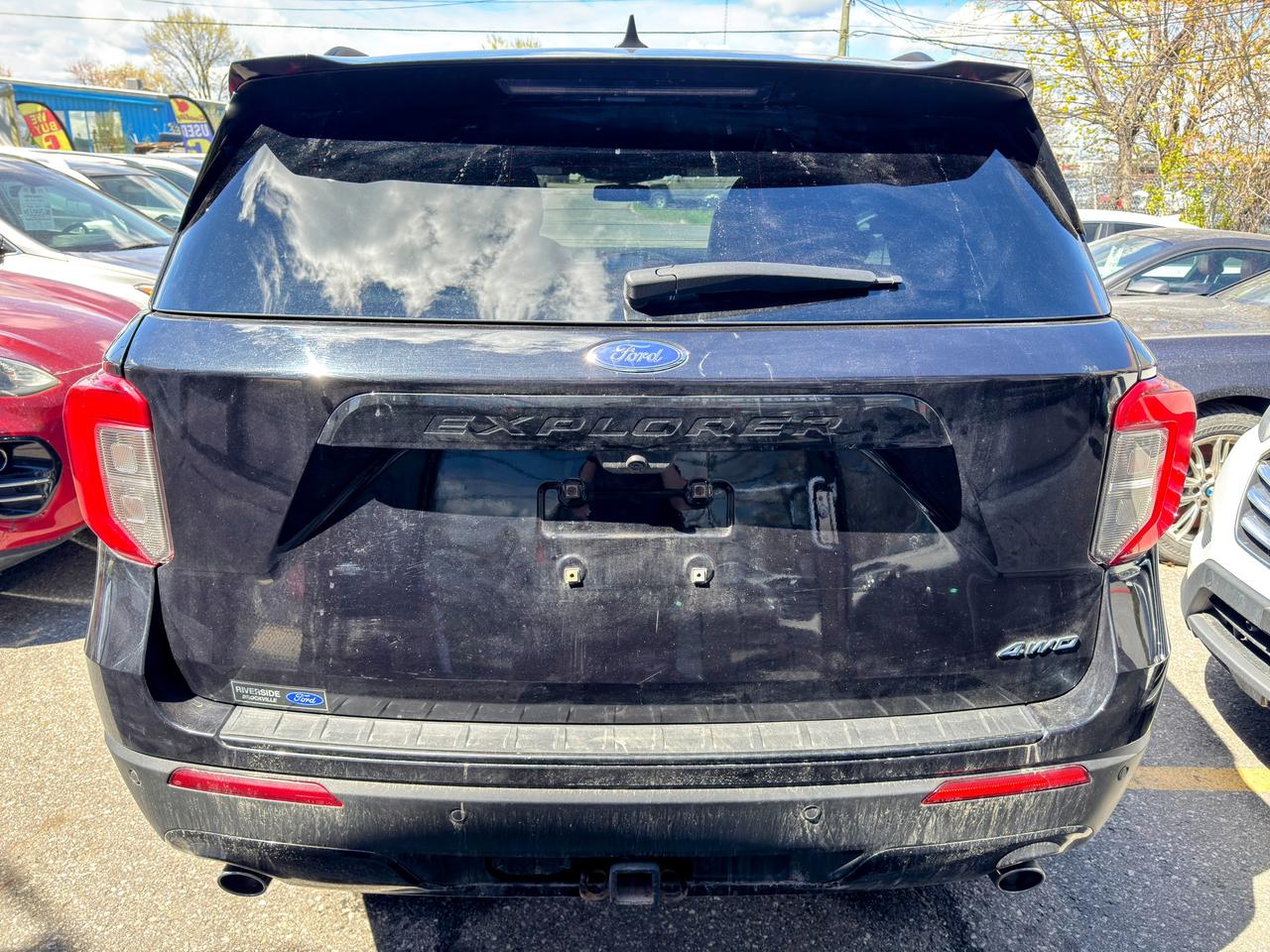 2023 Ford Explorer ST Line Photo4