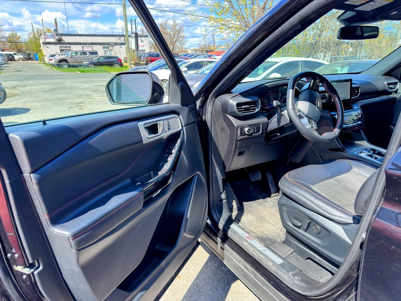 2023 Ford Explorer ST Line Photo
