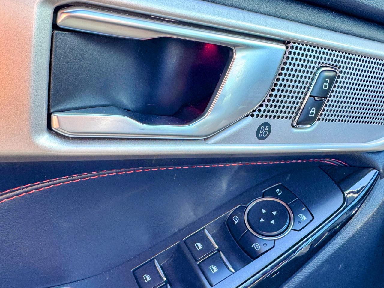 2023 Ford Explorer ST Line Photo