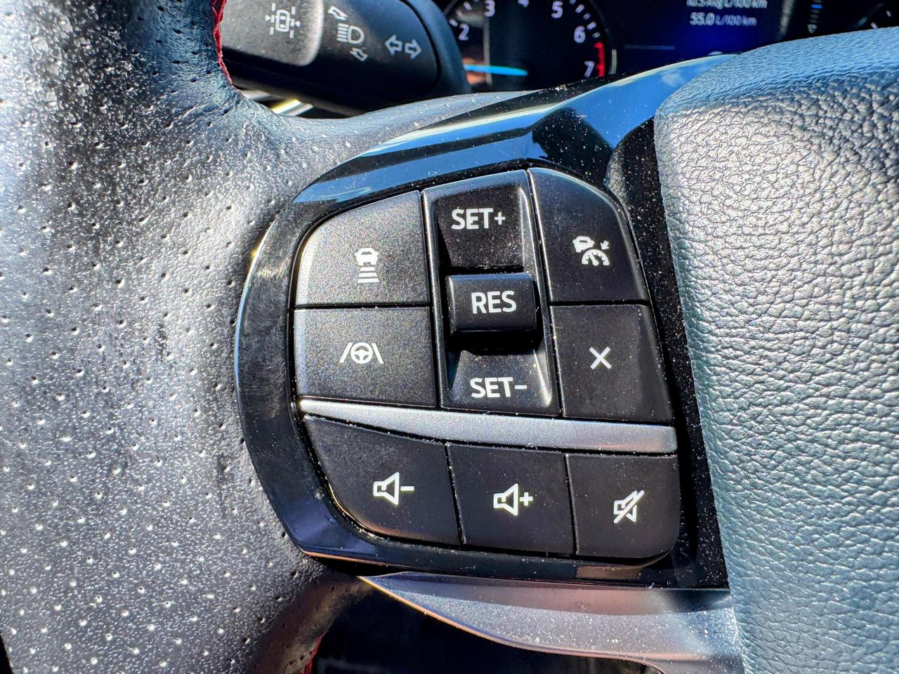 2023 Ford Explorer ST Line Photo