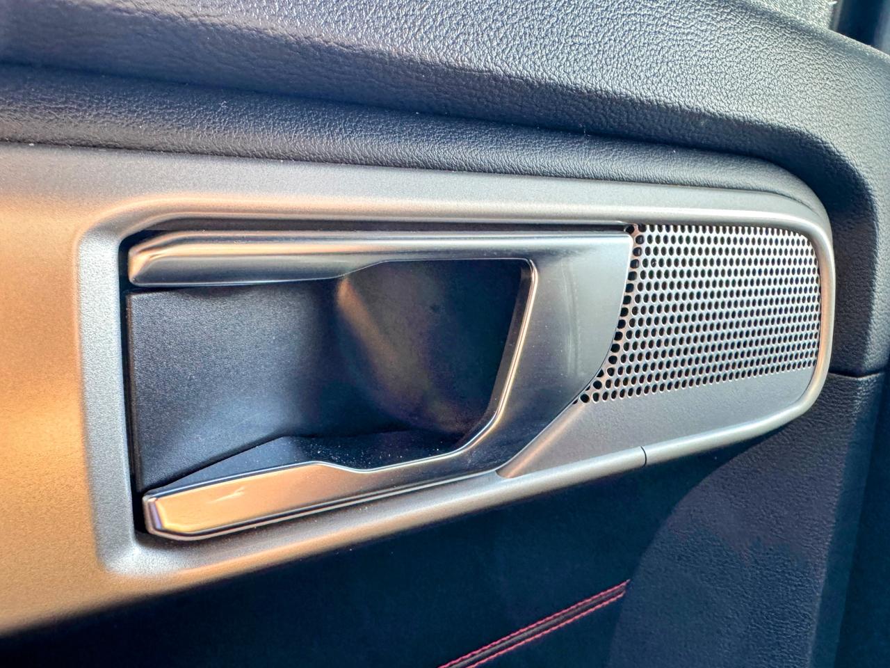 2023 Ford Explorer ST Line Photo