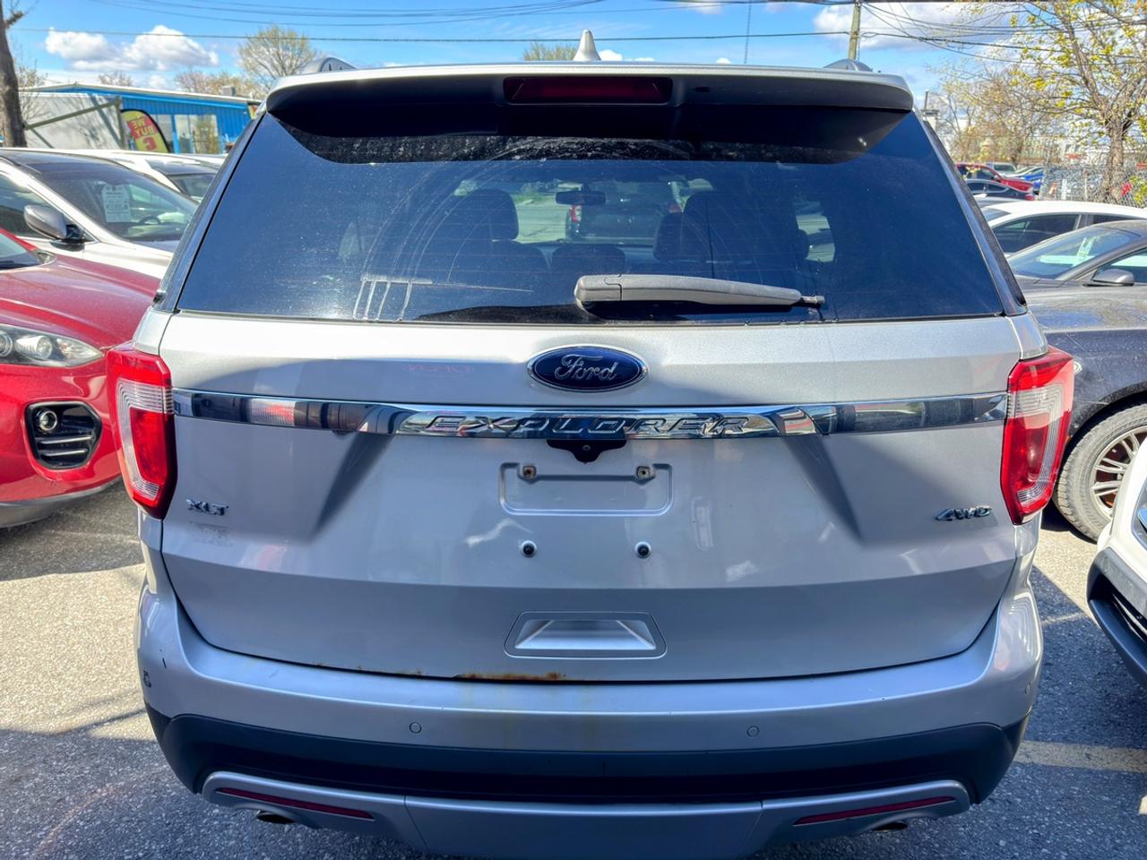 2017 Ford Explorer XLT Photo4