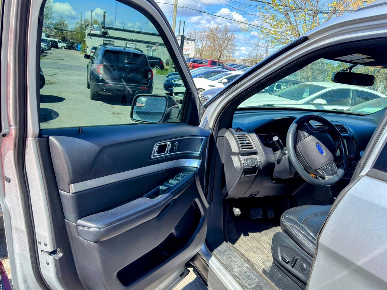 2017 Ford Explorer XLT Photo
