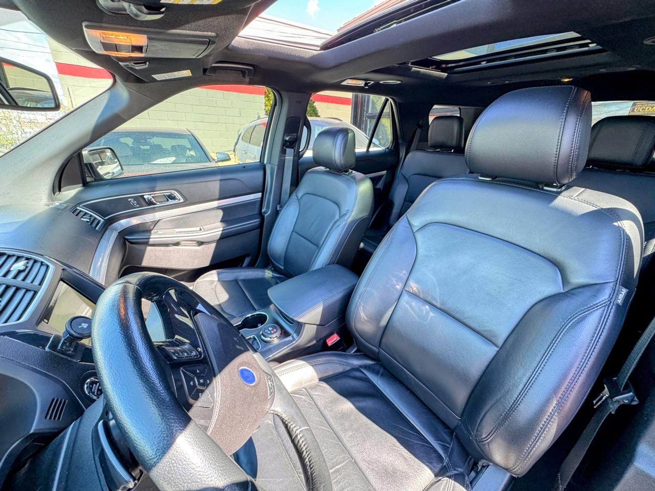 2017 Ford Explorer XLT Photo