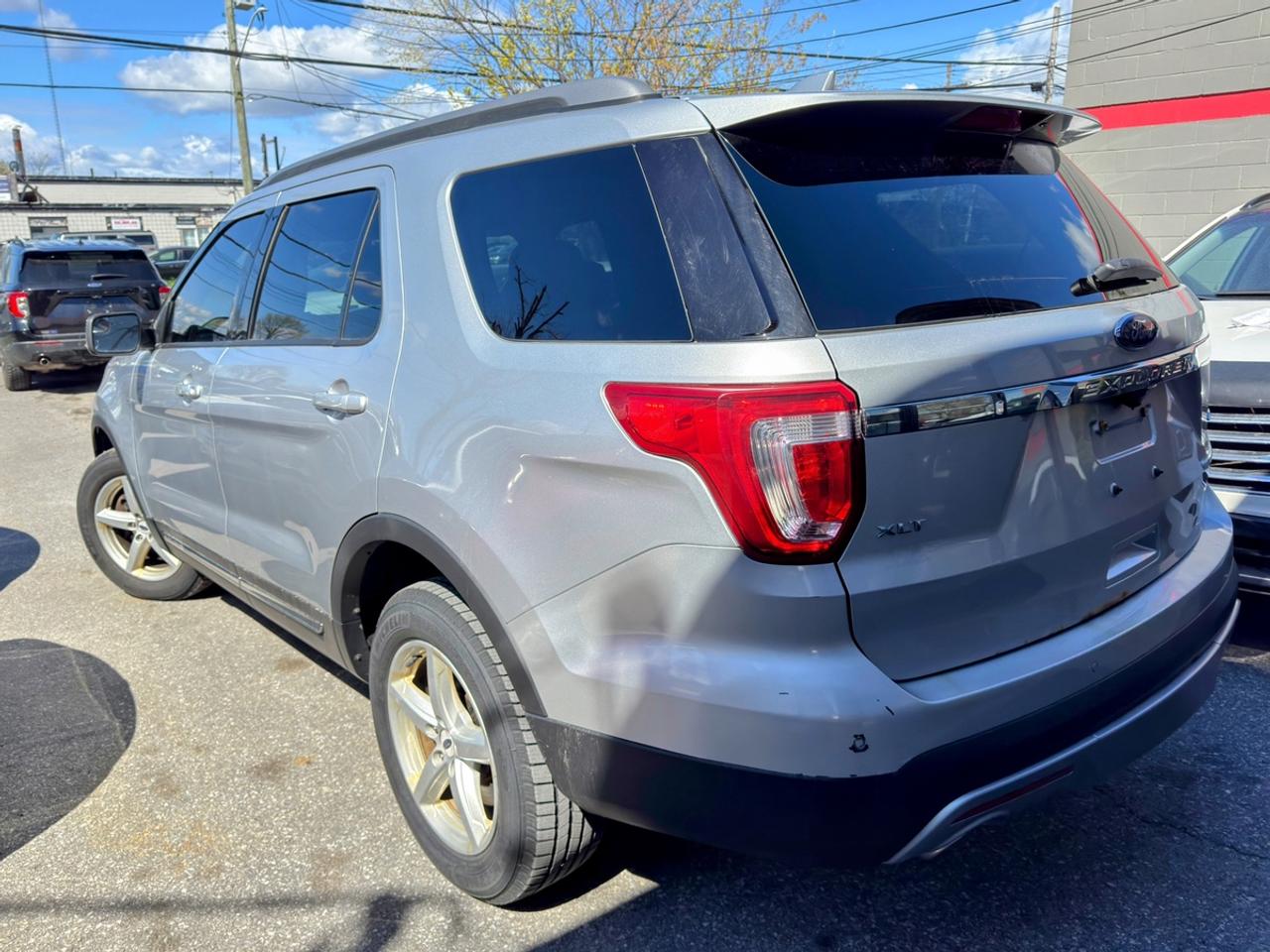 2017 Ford Explorer XLT Photo
