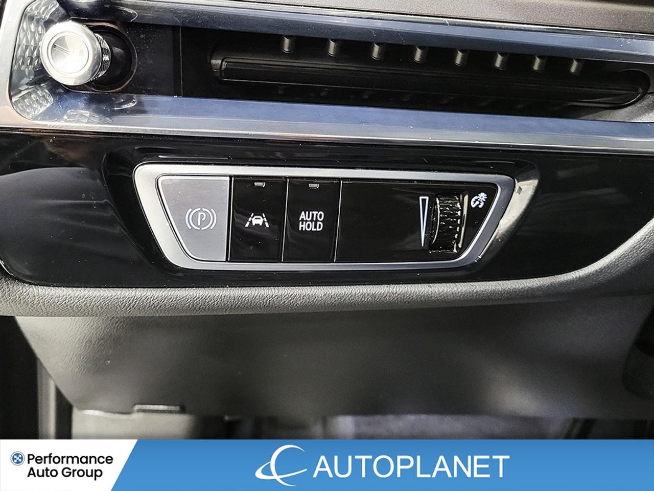 2024 Cadillac LYRIQ Tech AWD, Apple CarPlay, 494 Km Range (est) Photo