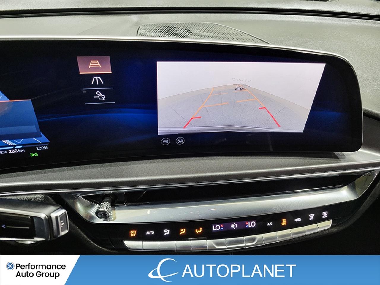 2024 Cadillac LYRIQ Tech AWD, Apple CarPlay, 494 Km Range (est) Photo