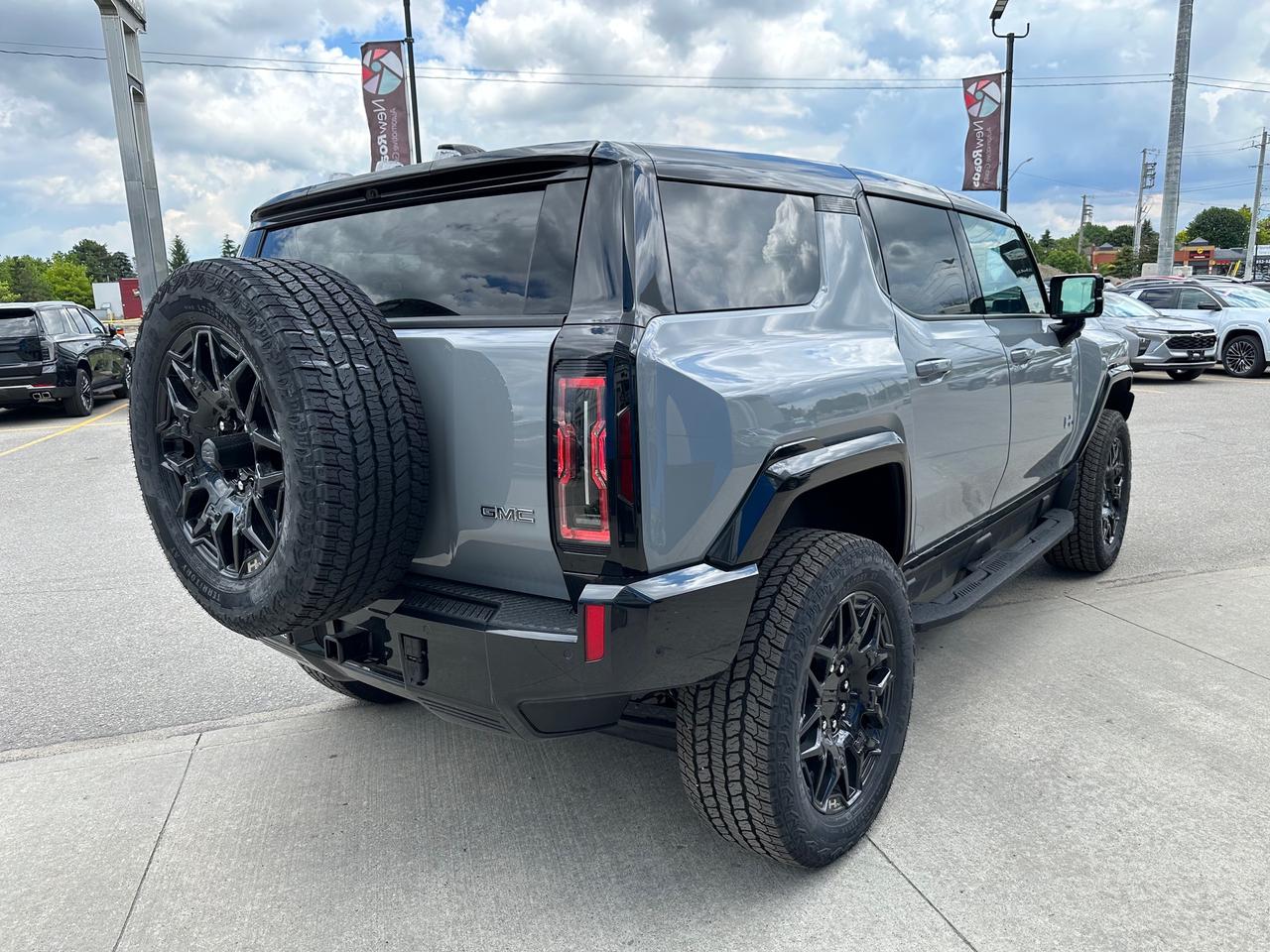 2026 GMC HUMMER EV SUV 2X w/1SF 4dr All-Wheel Drive Photo